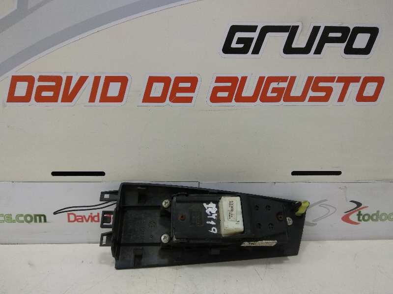 MANDO ELEVALUNAS DELANTERO IZQUIERDO TOYOTA COROLLA (E12) 1.6 Linea Luna Berlina