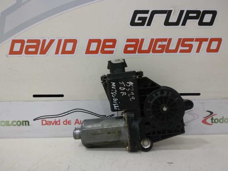 MOTOR ELEVALUNAS TRASERO DERECHO MITSUBISHI CARISMA BERLINA 5 (DA0)1995->) 1800 GLS climatizado