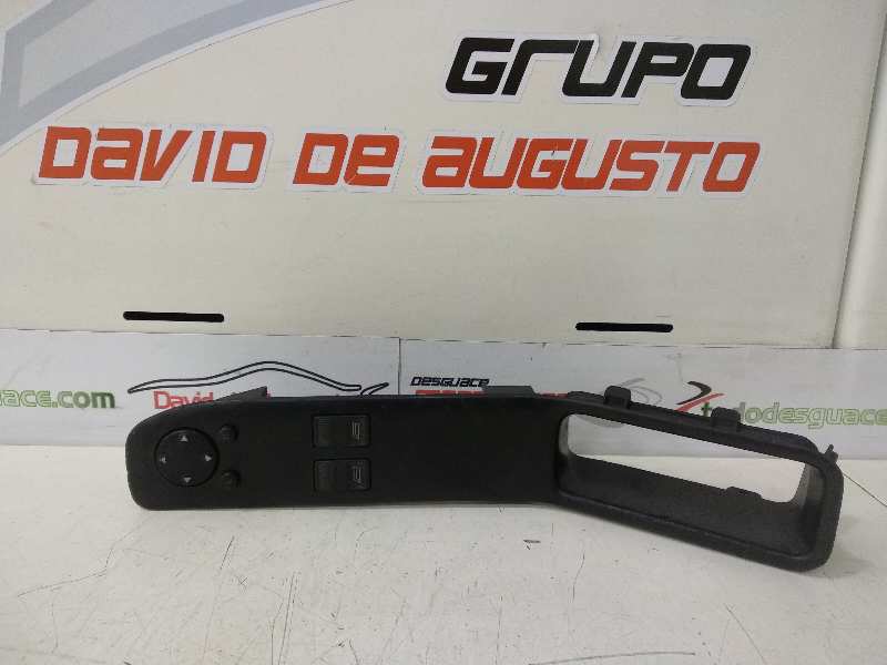 MANDO ELEVALUNAS DELANTERO IZQUIERDO AUDI 80 AVANT 2.0 (116 CV) 5 velocidades