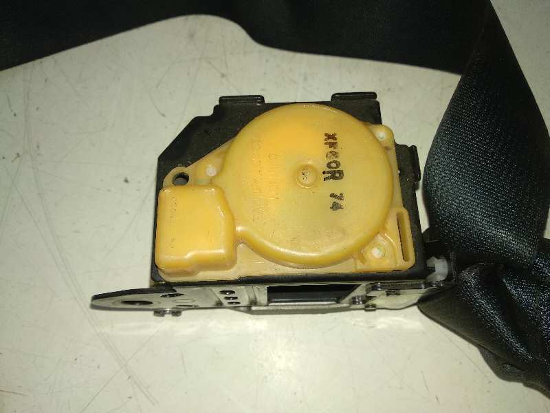 CINTURON SEGURIDAD DELANTERO DERECHO TOYOTA COROLLA (E12) 1.6 Linea Luna Berlina