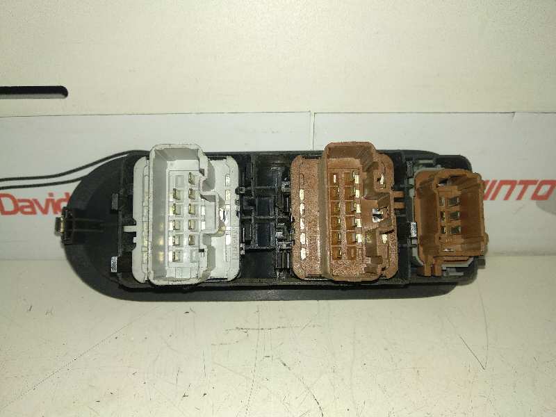 MANDO ELEVALUNAS DELANTERO IZQUIERDO RENAULT MEGANE II CLASSIC BERLINA *