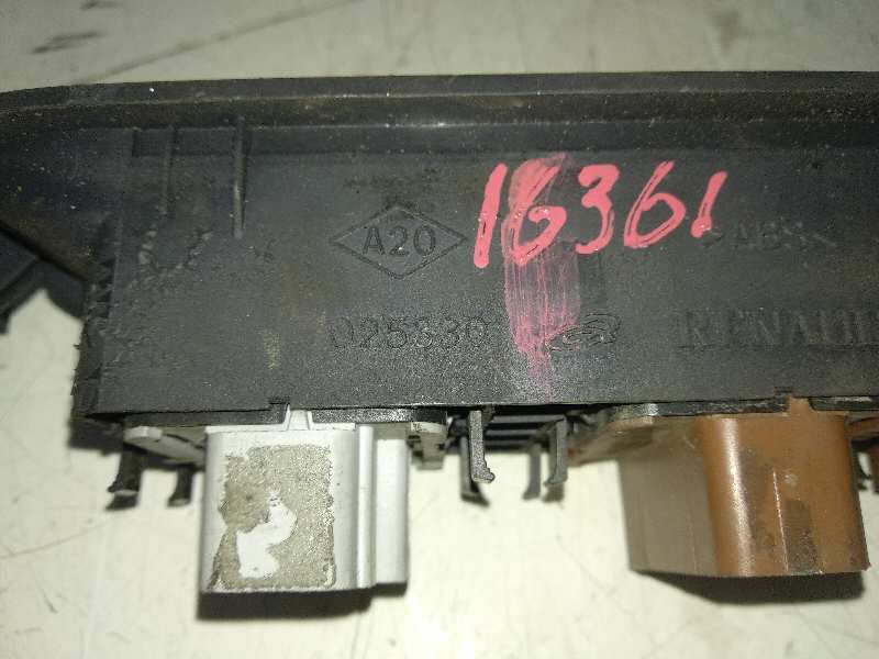 MANDO ELEVALUNAS DELANTERO IZQUIERDO RENAULT MEGANE II CLASSIC BERLINA *