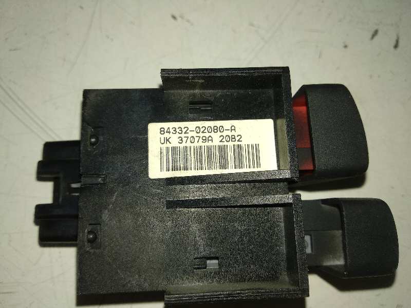 INTERRUPTOR WARNING TOYOTA COROLLA (E12) 1.6 Linea Luna Berlina