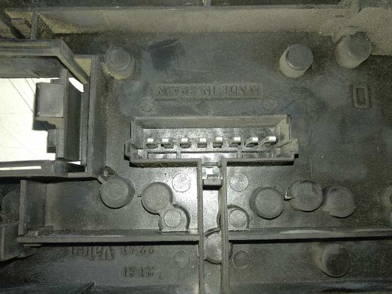 PORTALAMPARAS TRASERO DERECHO RENAULT CLIO I PHASE III 1.2 Campus