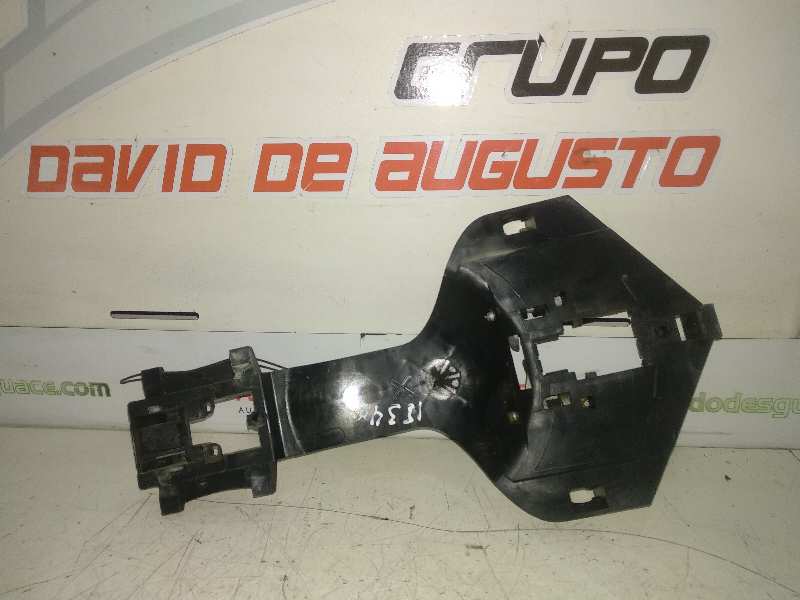 SOPORTE MANETA EXTERIOR DELANTERA IZQUIERDA MERCEDES SPRINTERII CAJA CERRADA (DESDE 01.06) 309/311/313/315         CDI  (906.631/633/635/637)
