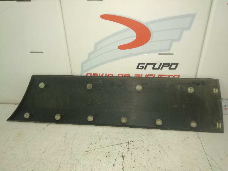 MOLDURA PUERT DELANTERA IZQUIERDA MERCEDES SPRINTERII CAJA CERRADA (DESDE 01.06) 309/311/313/315         CDI  (906.631/633/635/637)