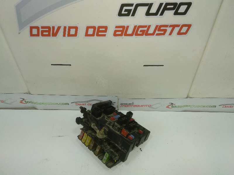 CAJA RELES / FUSIBLES PEUGEOT 206 BERLINA *