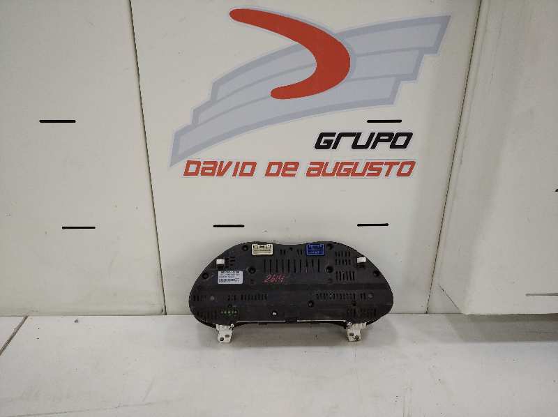 CUADRO INSTRUMENTOS TOYOTA AVENSIS BERLINA (T25) *