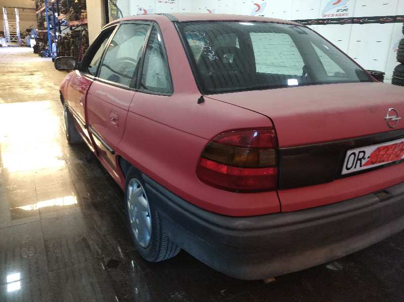 OPEL ASTRA F BERLINA Básico Motor 1,6 Ltr. - 55 kW