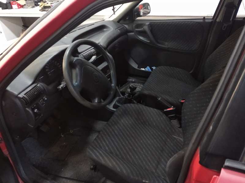 OPEL ASTRA F BERLINA Básico Motor 1,6 Ltr. - 55 kW