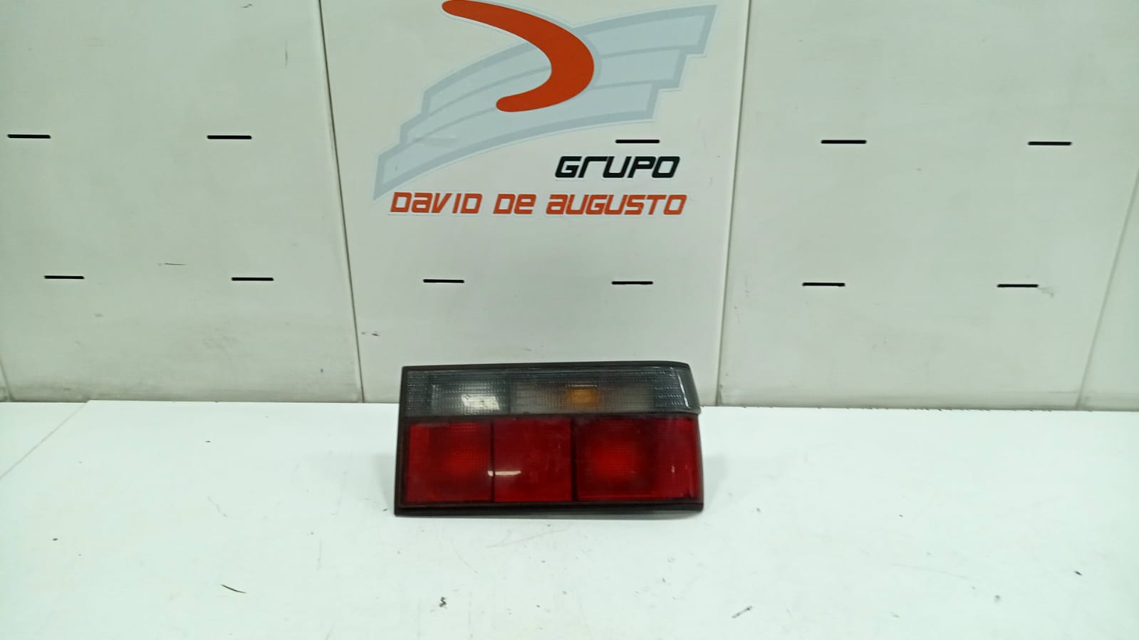 PILOTO TRASERO DERECHO RENAULT 9 1.4