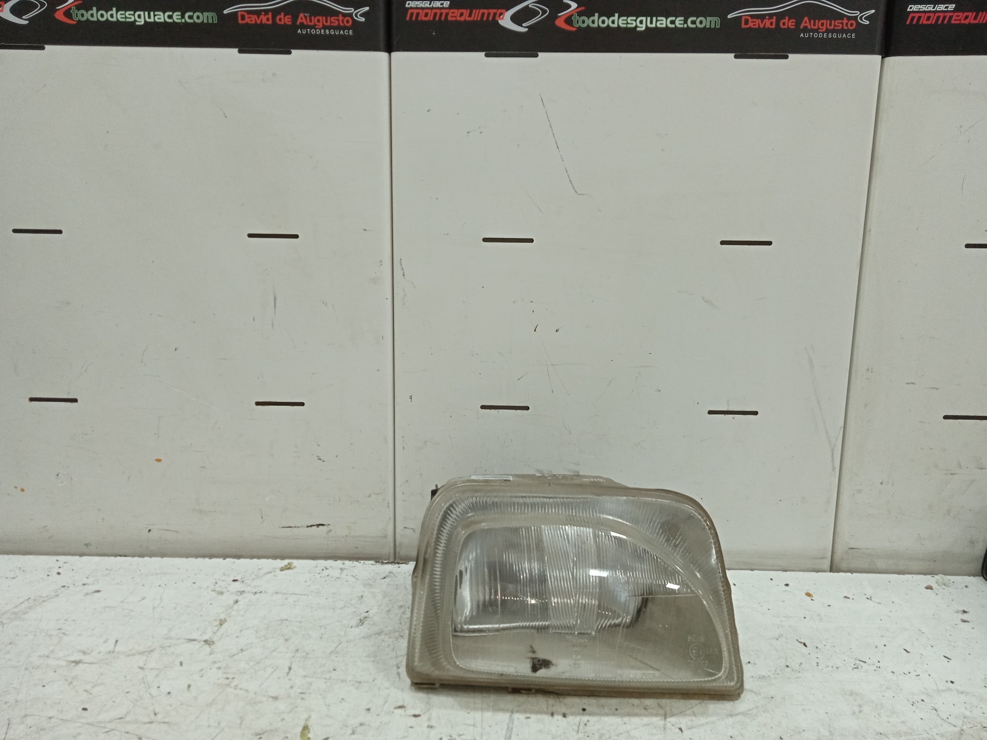 FARO DERECHO RENAULT RAPID/EXPRESS (F40) 1.9 D Familiar (F40P)