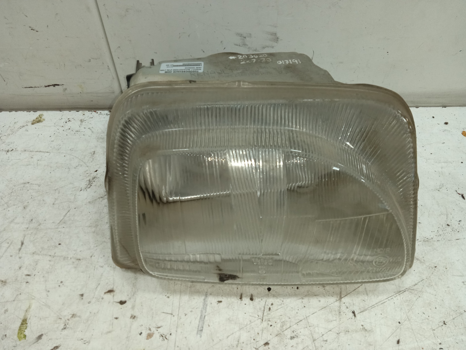 FARO DERECHO RENAULT RAPID/EXPRESS (F40) 1.9 D Familiar (F40P)