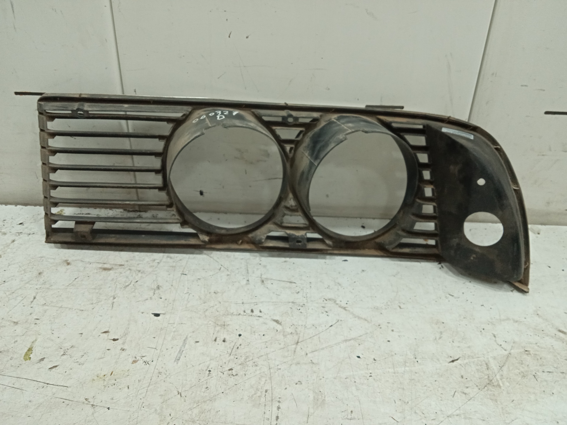 SOPORTE FARO DERECHO BMW SERIE 6 (E24) M635 CSi
