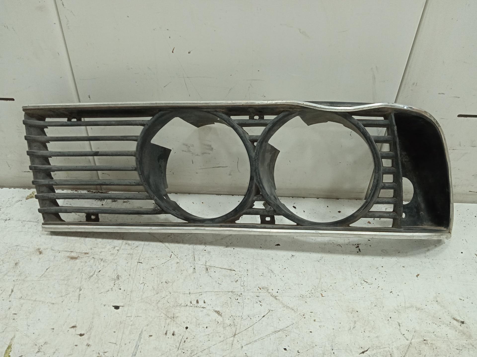 SOPORTE FARO IZQUIERDO BMW SERIE 6 (E24) M635 CSi