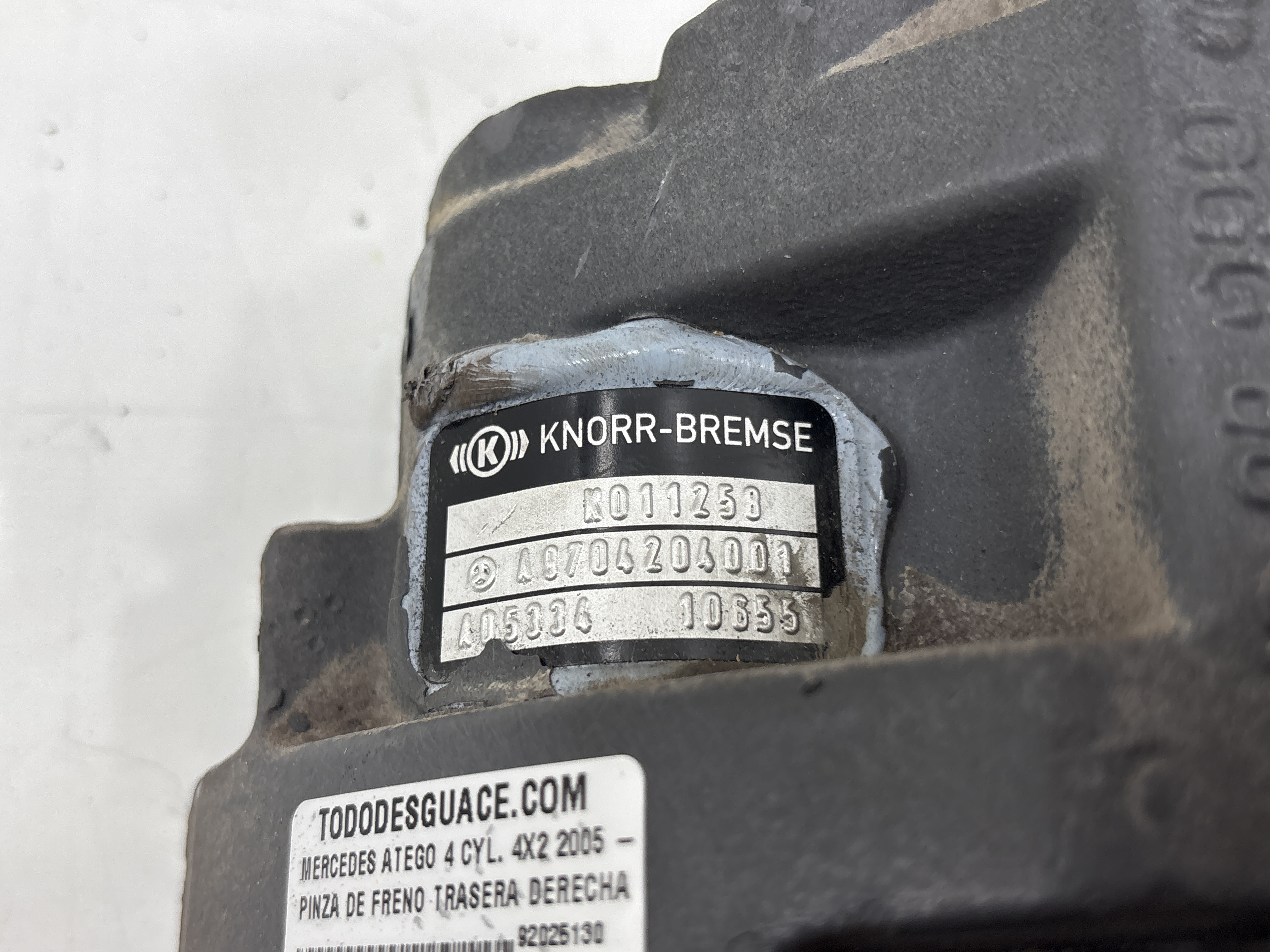 PINZA DE FRENO TRASERA DERECHA MERCEDES-BENZ ATEGO 4 CYL. 4X2 2005 -> *