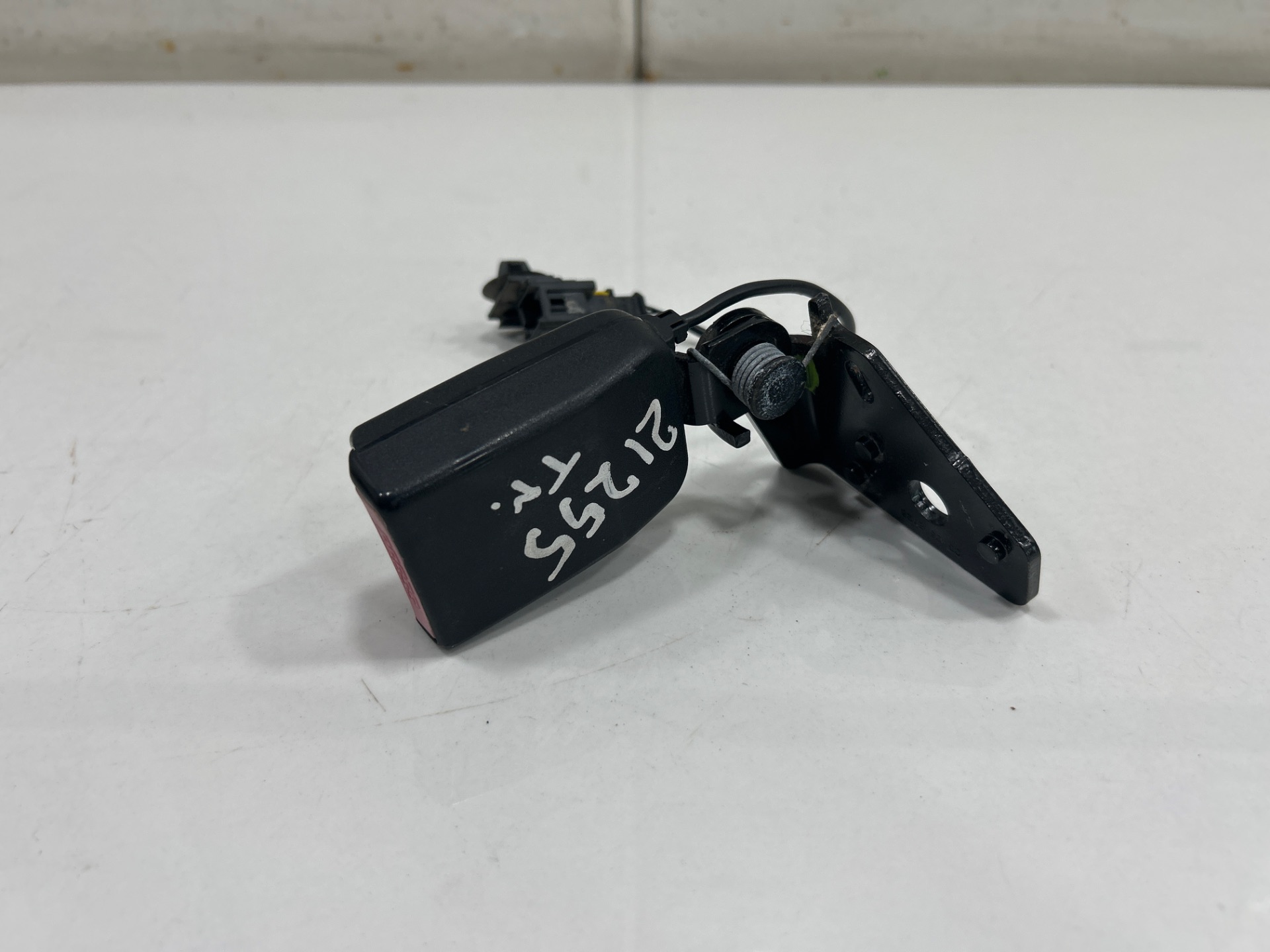 ANCLAJE CINTURON TRASERO CENTRAL PEUGEOT 207 Confort   |   06.07 - 12.12