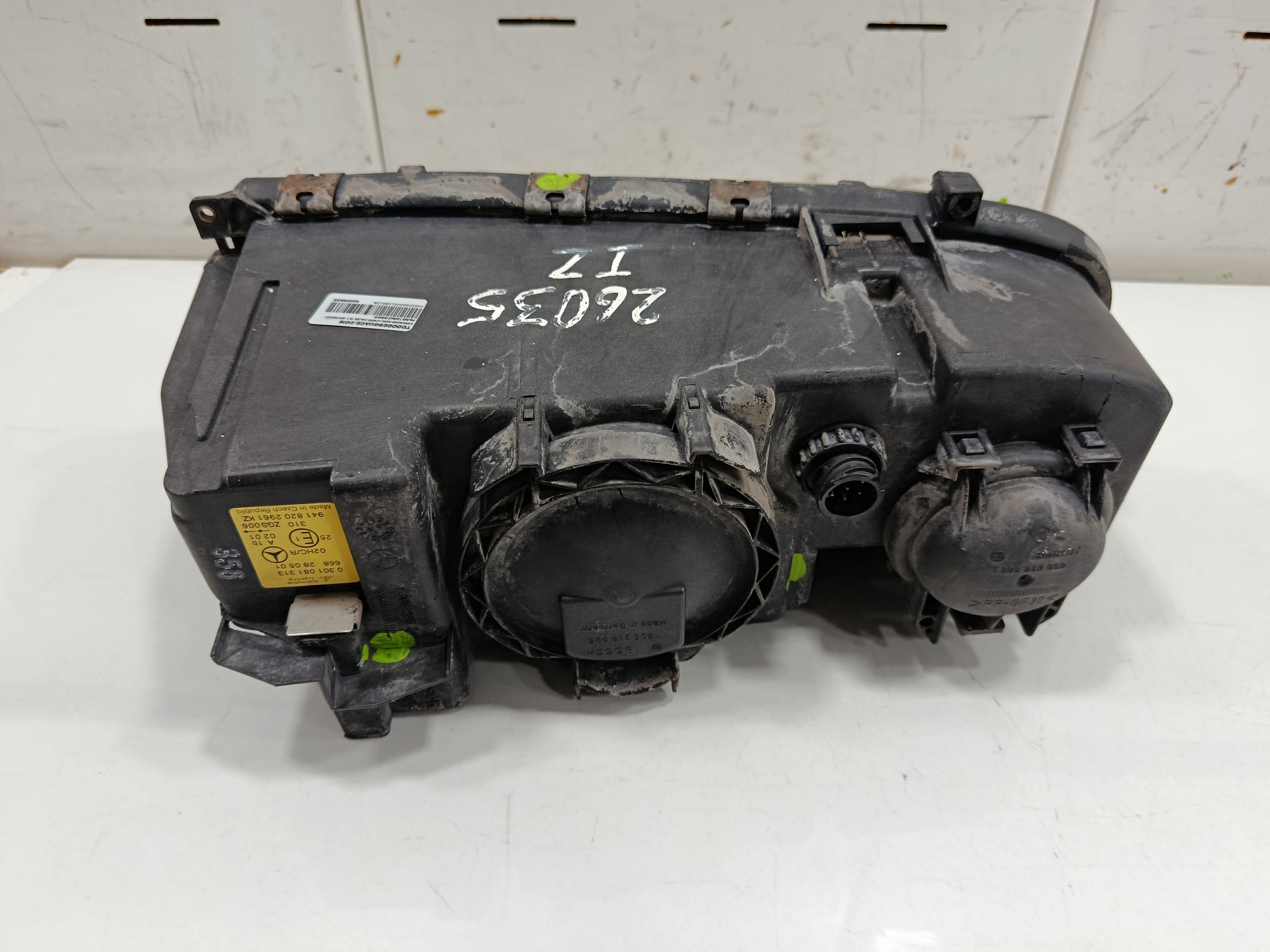 FARO IZQUIERDO MERCEDES-BENZ ATEGO 2-EJES 18 T /BM 950/2/4 *