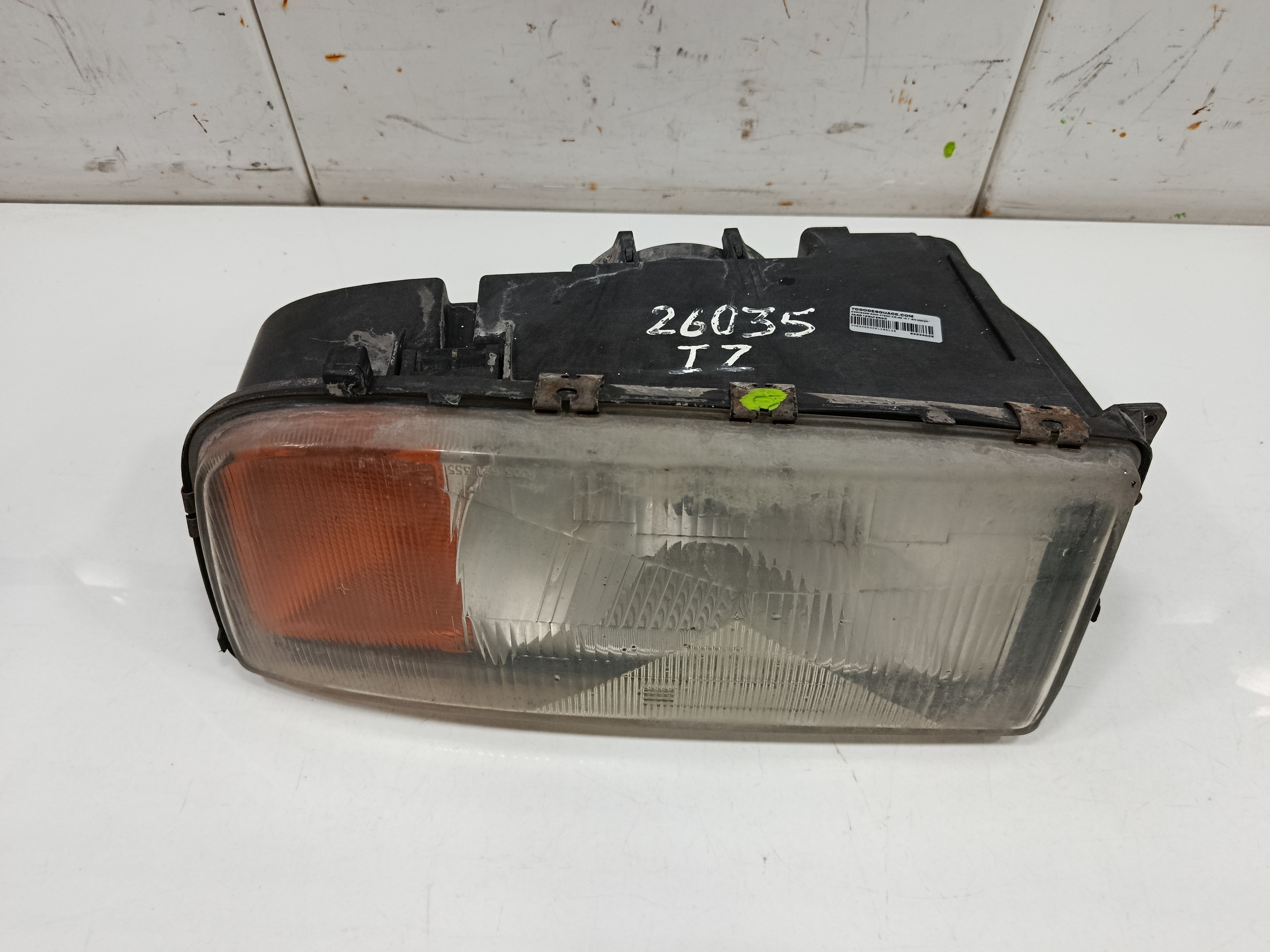 FARO IZQUIERDO MERCEDES-BENZ ATEGO 2-EJES 18 T /BM 950/2/4 *