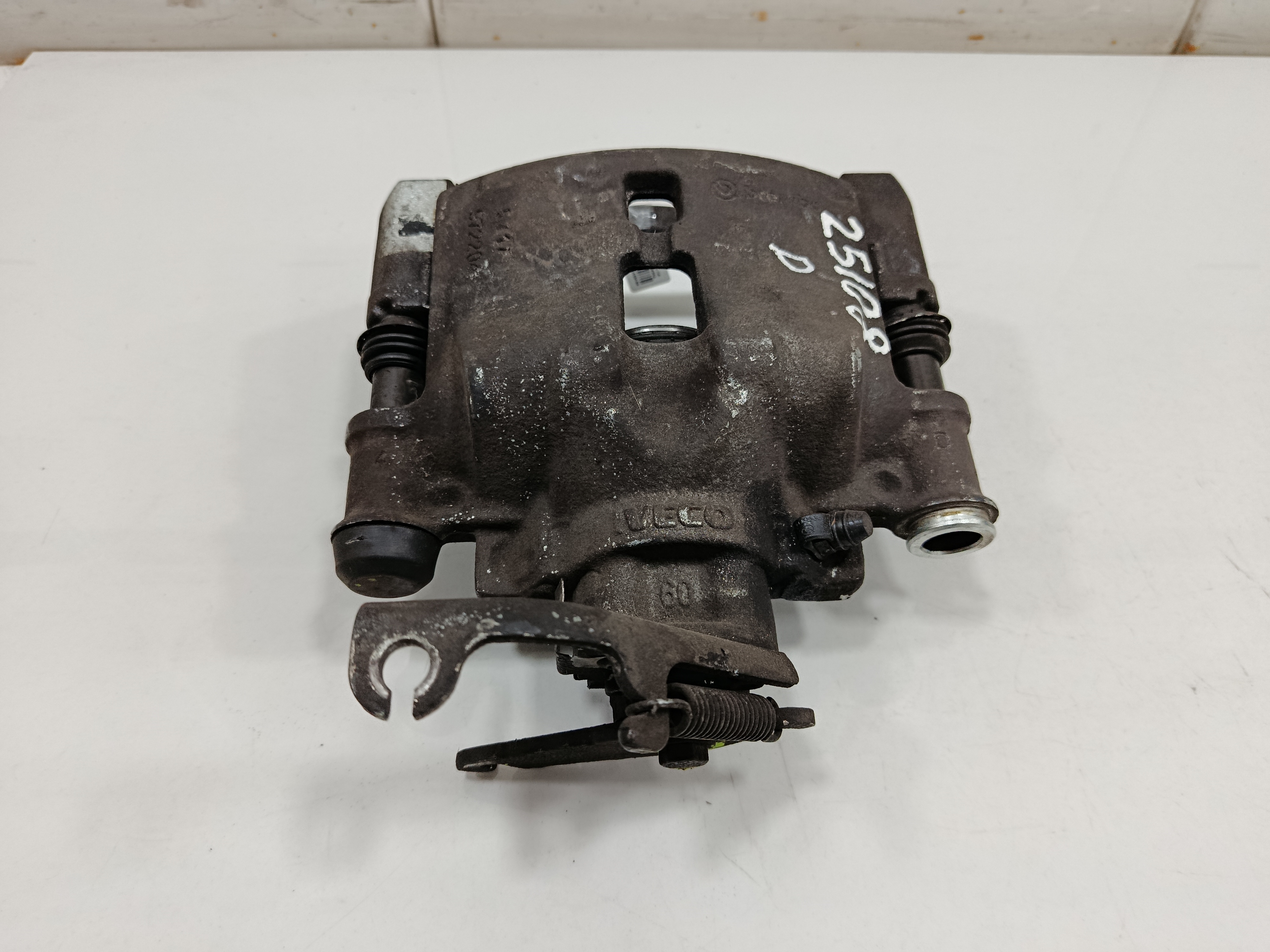 PINZA DE FRENO TRASERA DERECHA IVECO DAILY CONF. PAQUETERÍA (SOMMER) Cabina simple 35 S... batalla 3750