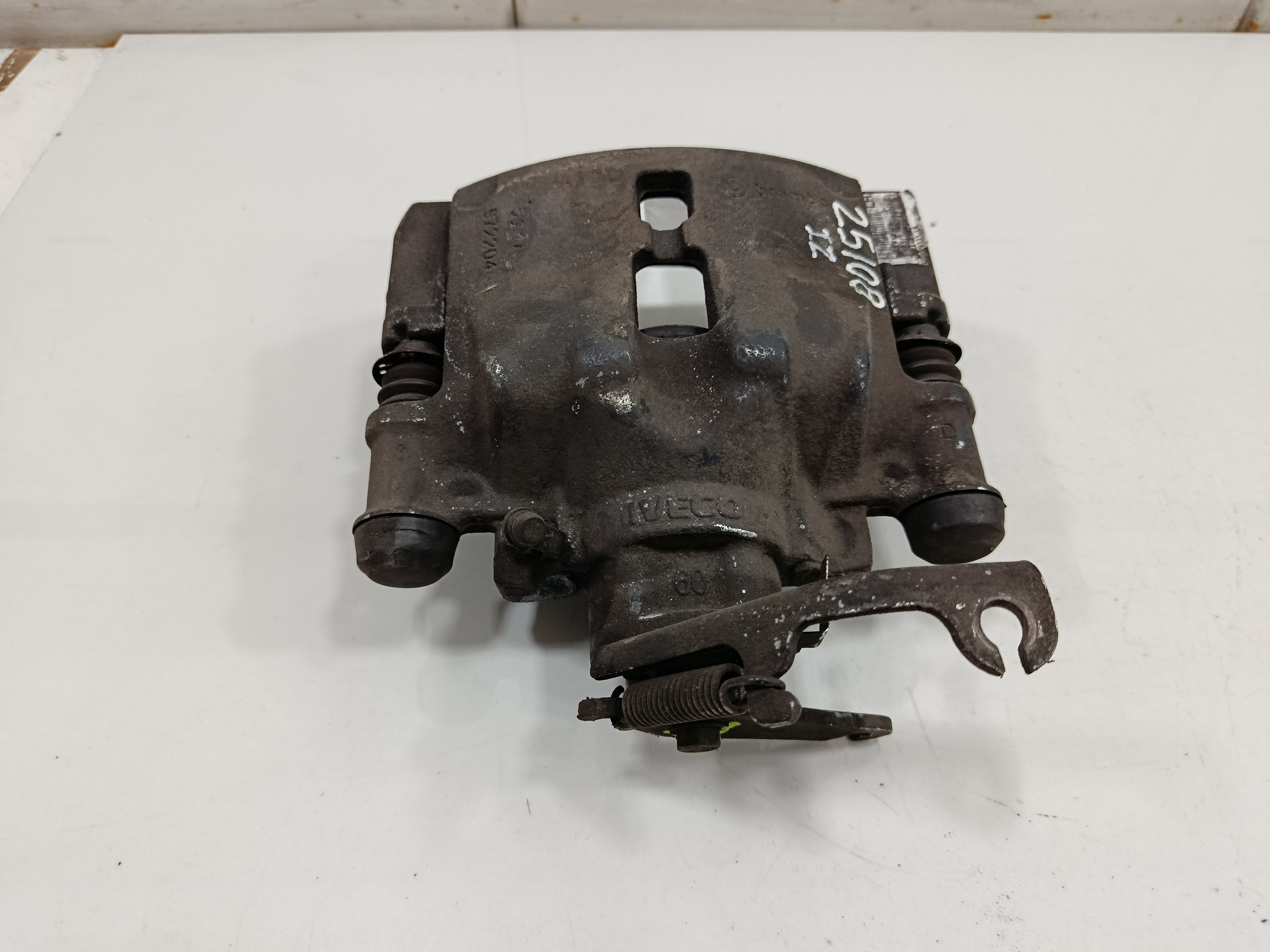 PINZA DE FRENO TRASERA IZQUIERDA IVECO DAILY CONF. PAQUETERÍA (SOMMER) Cabina simple 35 S... batalla 3750