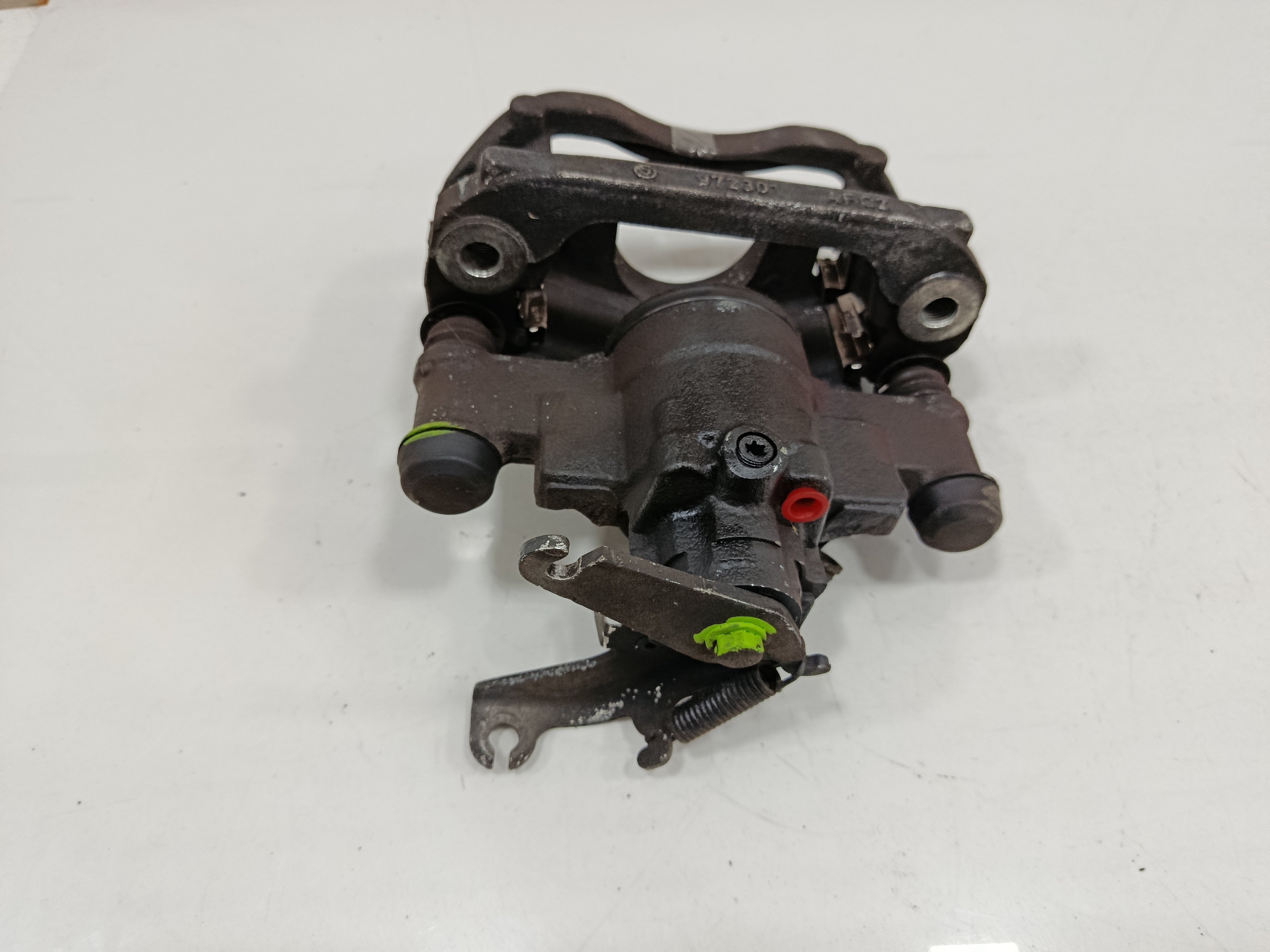 PINZA DE FRENO TRASERA IZQUIERDA IVECO DAILY CONF. PAQUETERÍA (SOMMER) Cabina simple 35 S... batalla 3750