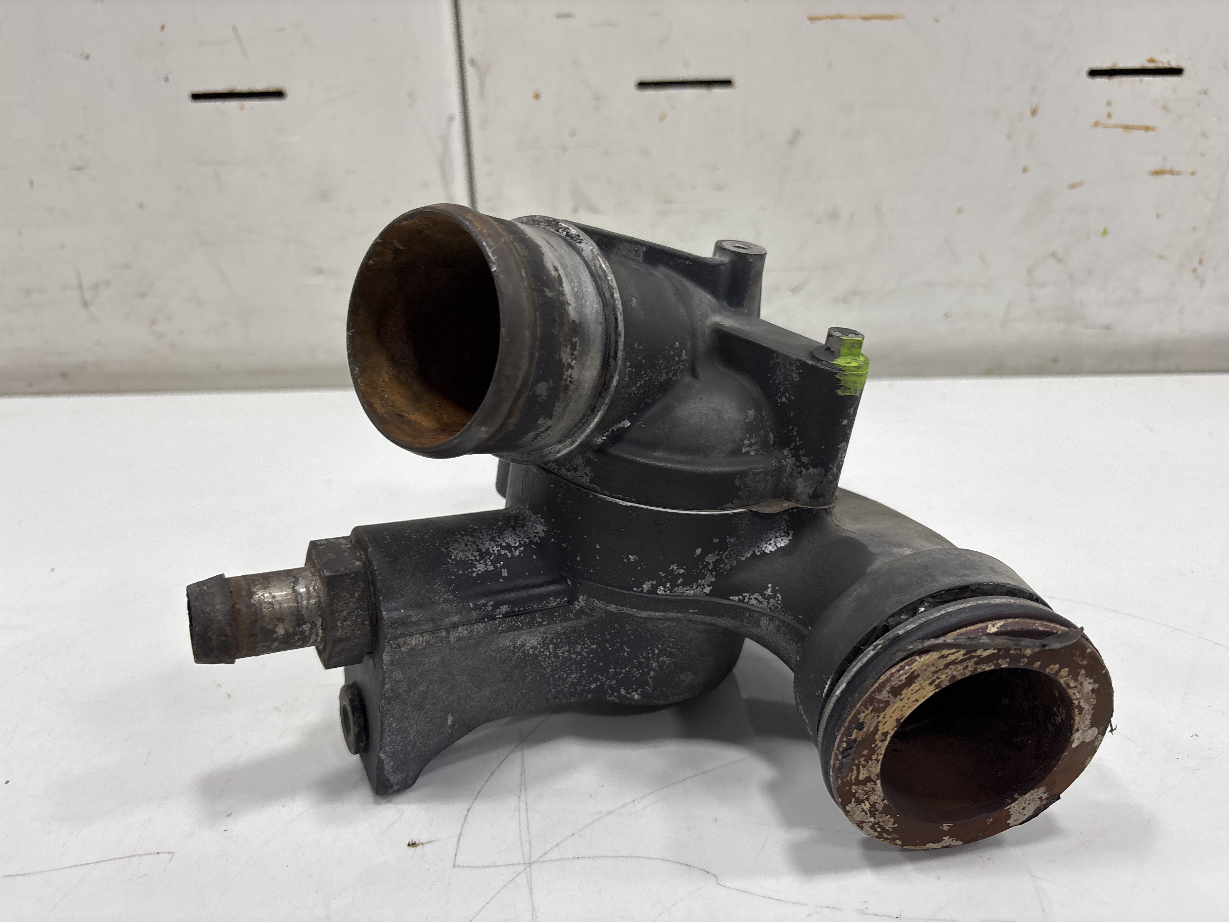 CUERPO TERMOSTATO RENAULT MIDLUM FG   XXX.12                   E5 Cabina doble