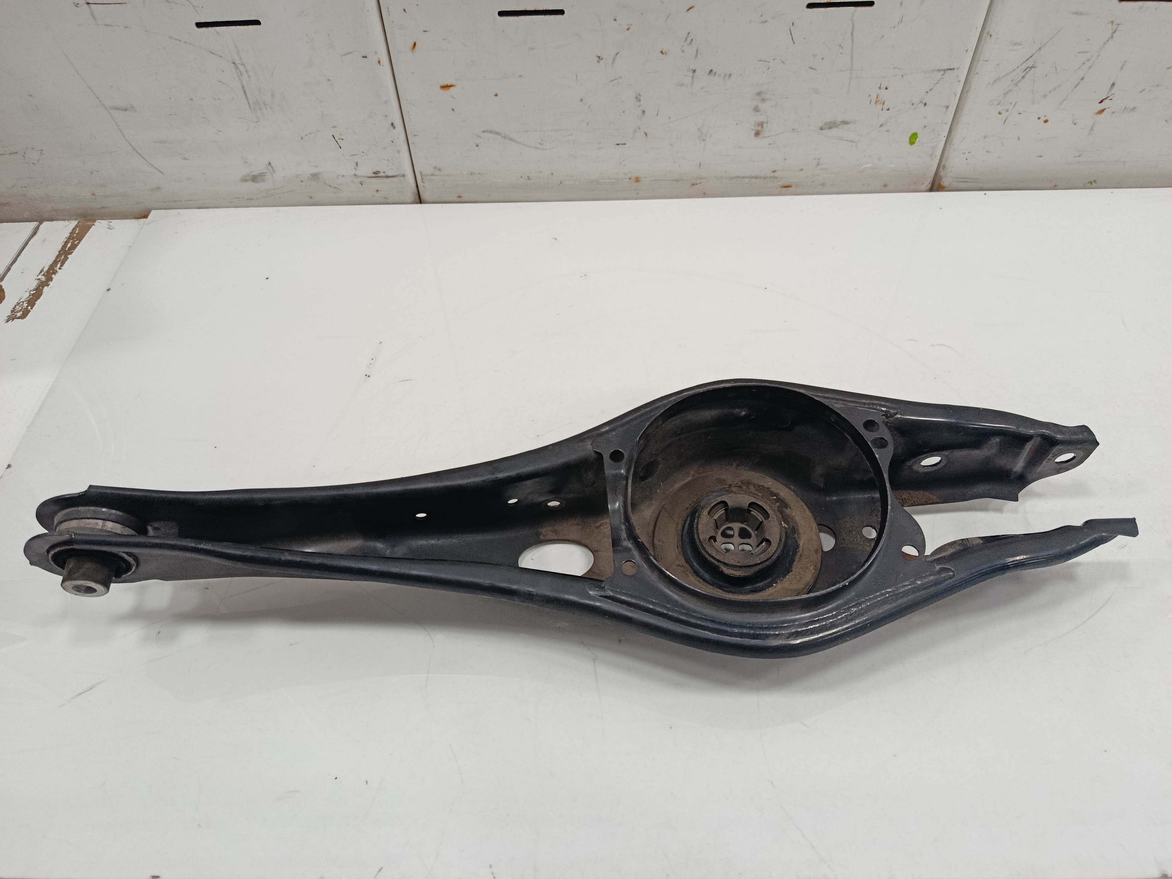 BRAZO SUSPENSION INFERIOR TRASERO IZQUIERDO VOLKSWAGEN GOLF VII SPORTSVAN Advance