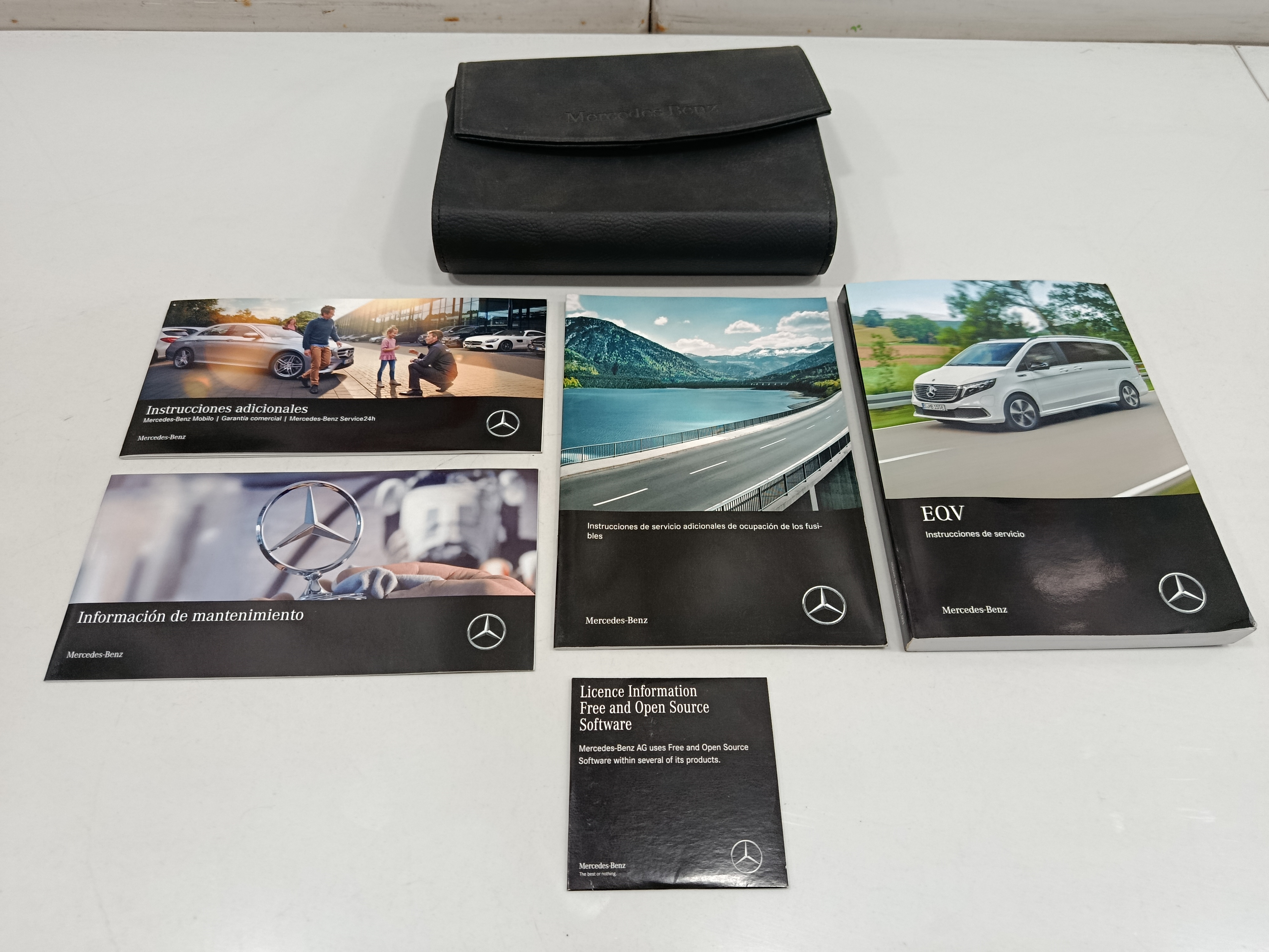 MANUAL DE INSTRUCCIONES MERCEDES-BENZ EQV -CLASE (447) *