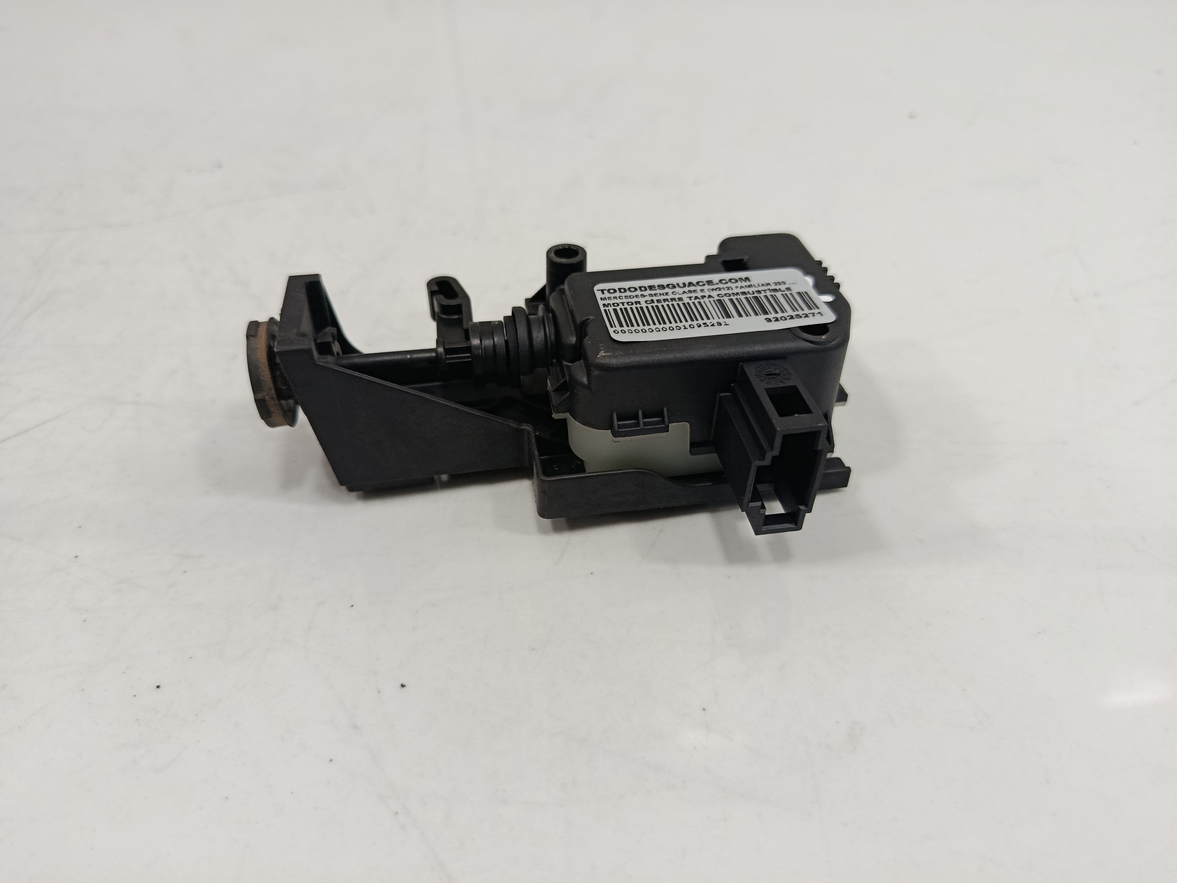 MOTOR CIERRE TAPA COMBUSTIBLE MERCEDES-BENZ CLASE E (W212) FAMILIAR 220 CDI BlueEfficiency (212.202)