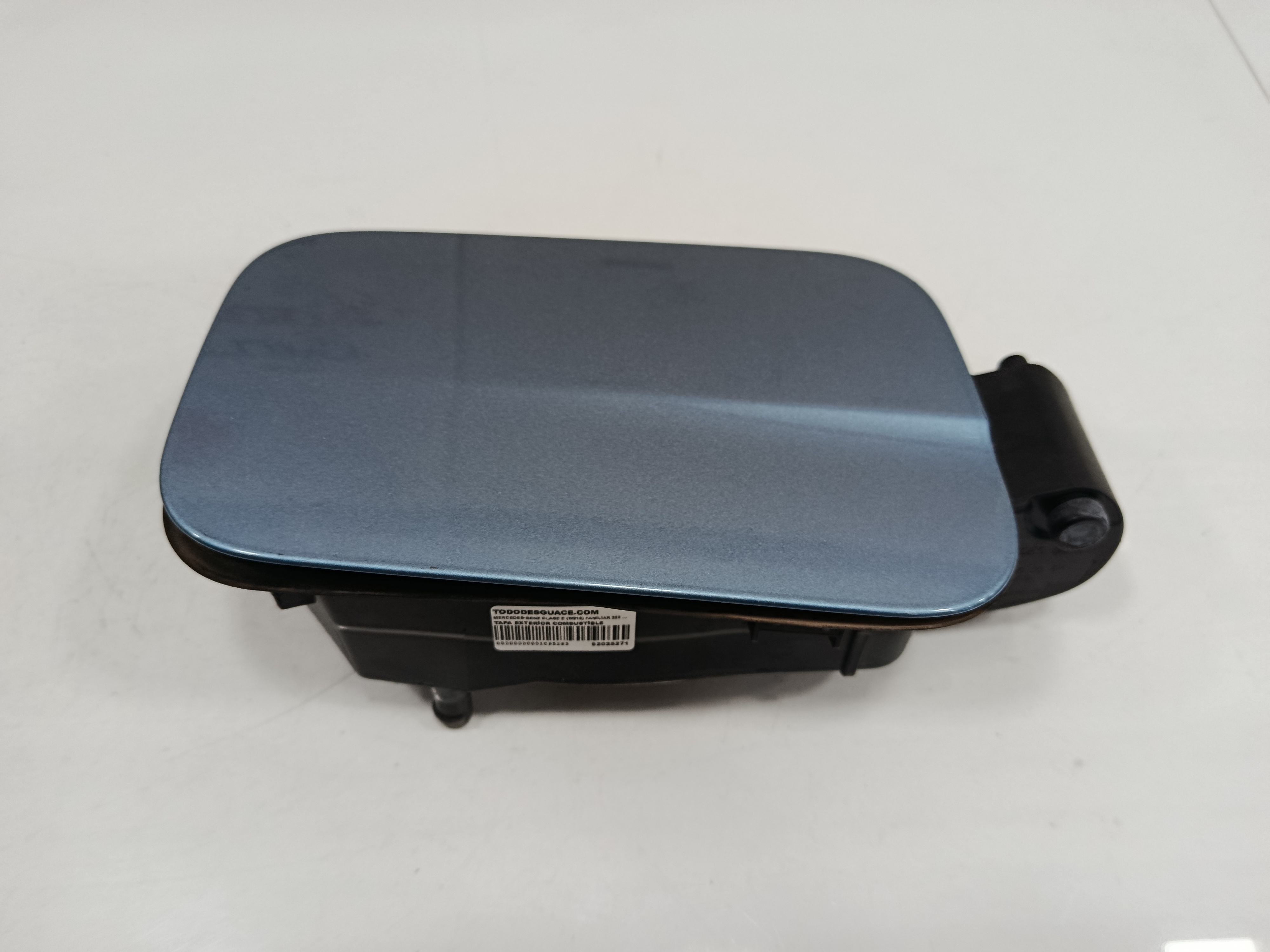 TAPA EXTERIOR COMBUSTIBLE MERCEDES-BENZ CLASE E (W212) FAMILIAR 220 CDI BlueEfficiency (212.202)