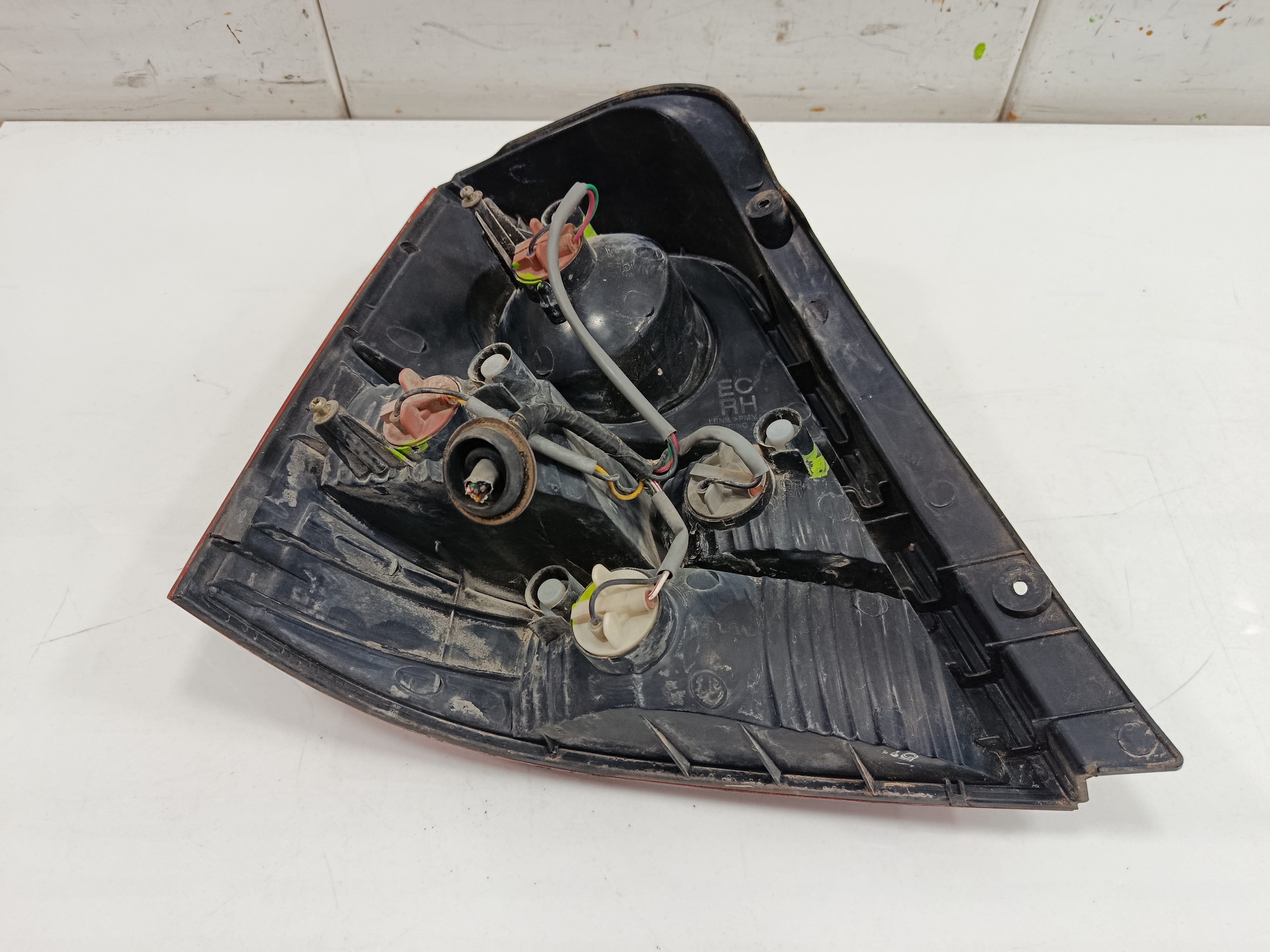 PILOTO TRASERO DERECHO KIA SORENTO 2.5 CRDi EX