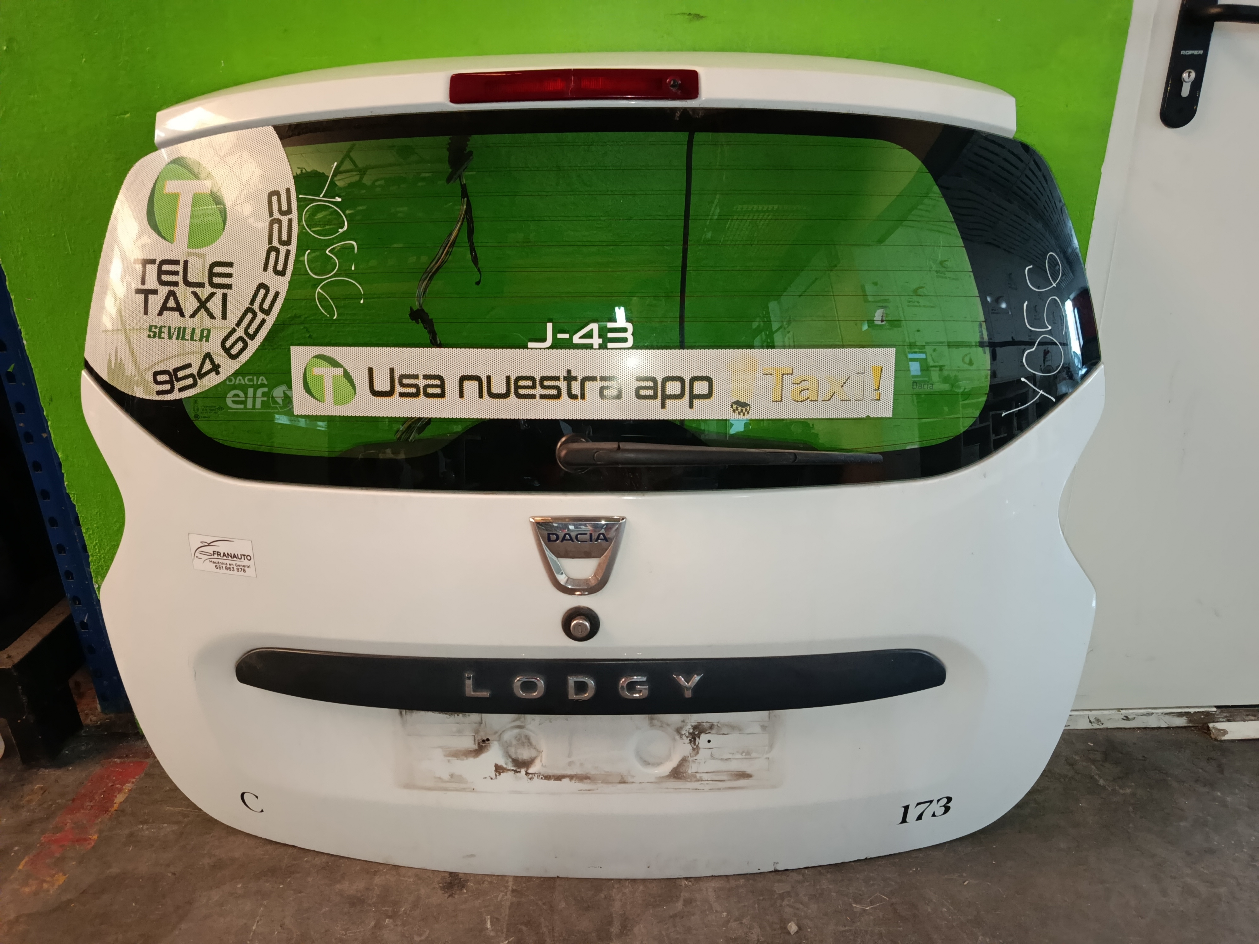 PORTON TRASERO DACIA LODGY Ambiance