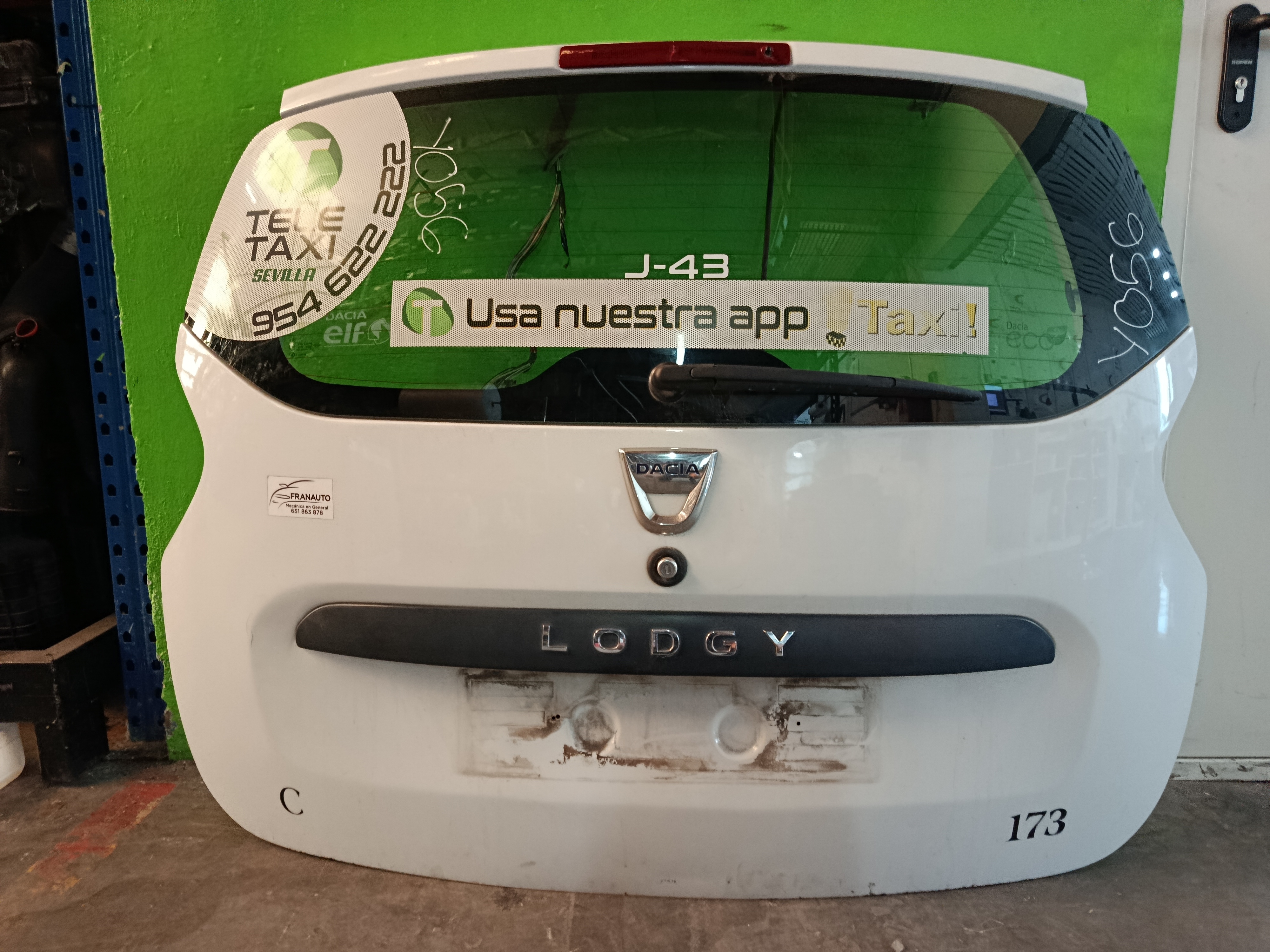 PORTON TRASERO DACIA LODGY Ambiance