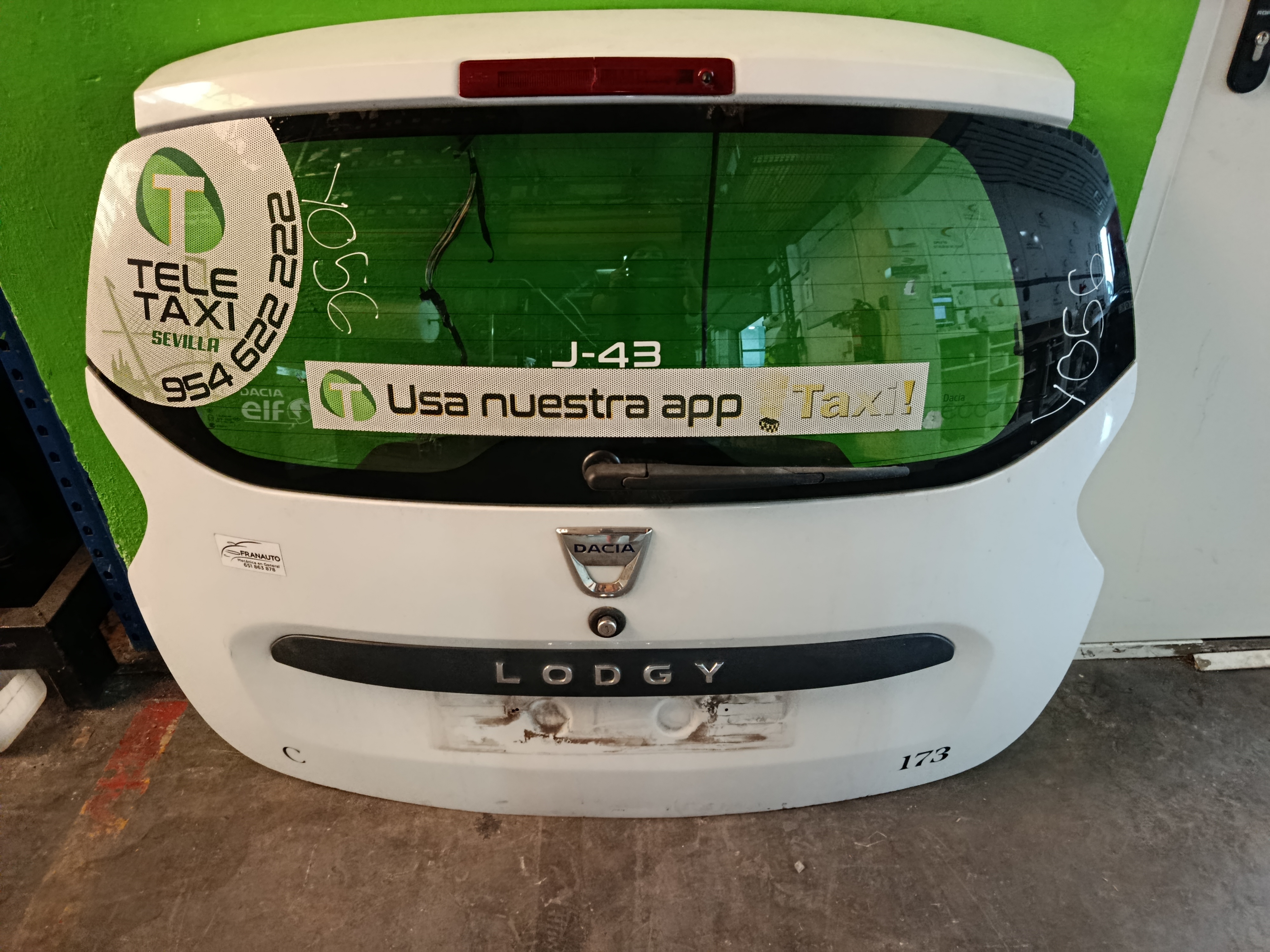 PORTON TRASERO DACIA LODGY Ambiance