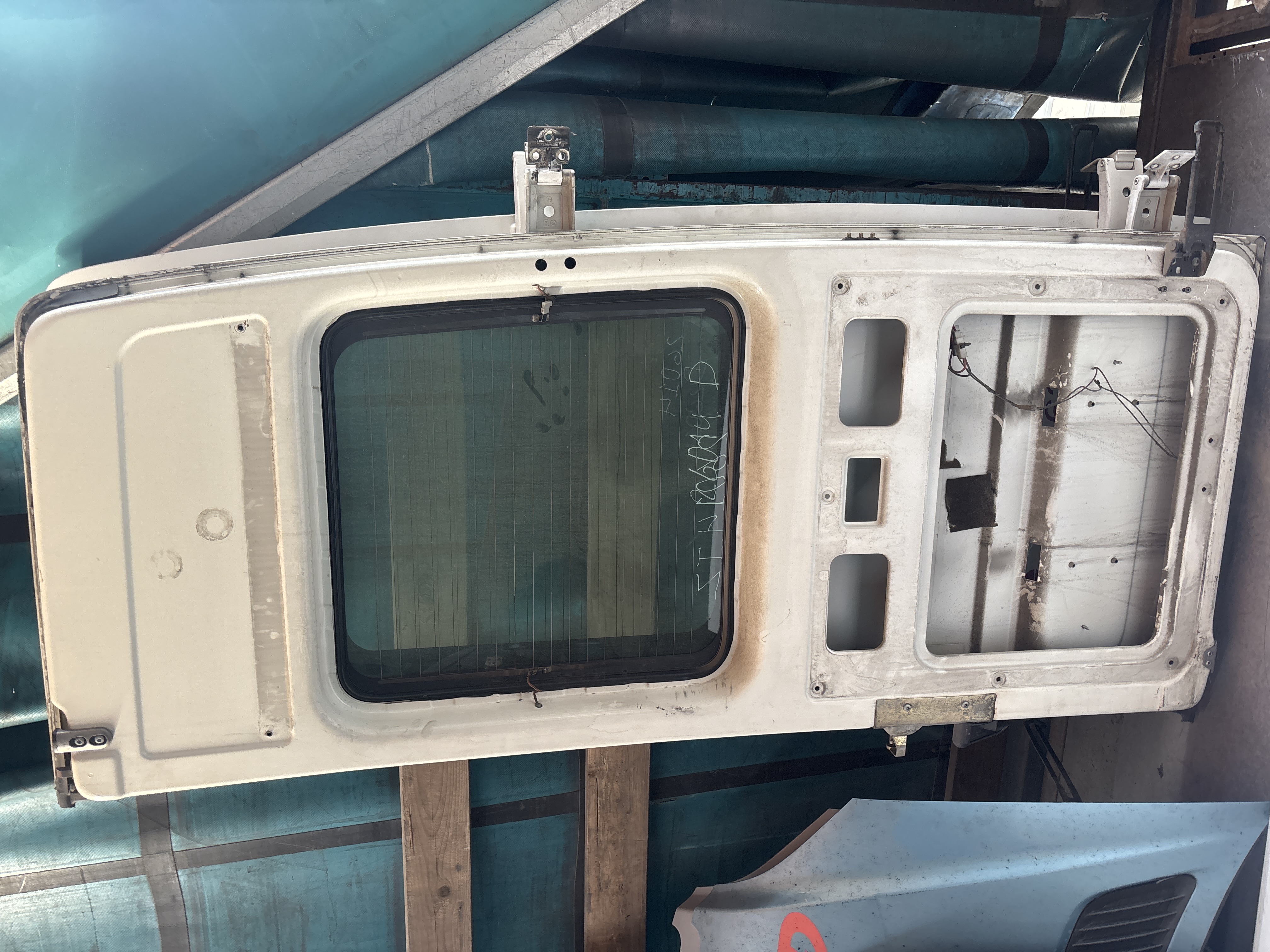 PUERTA TRASERA IZQUIERDA VOLKSWAGEN LT CAJA CERRADA / COMBI (MOD. 1997) LT  28  Caja cerrada