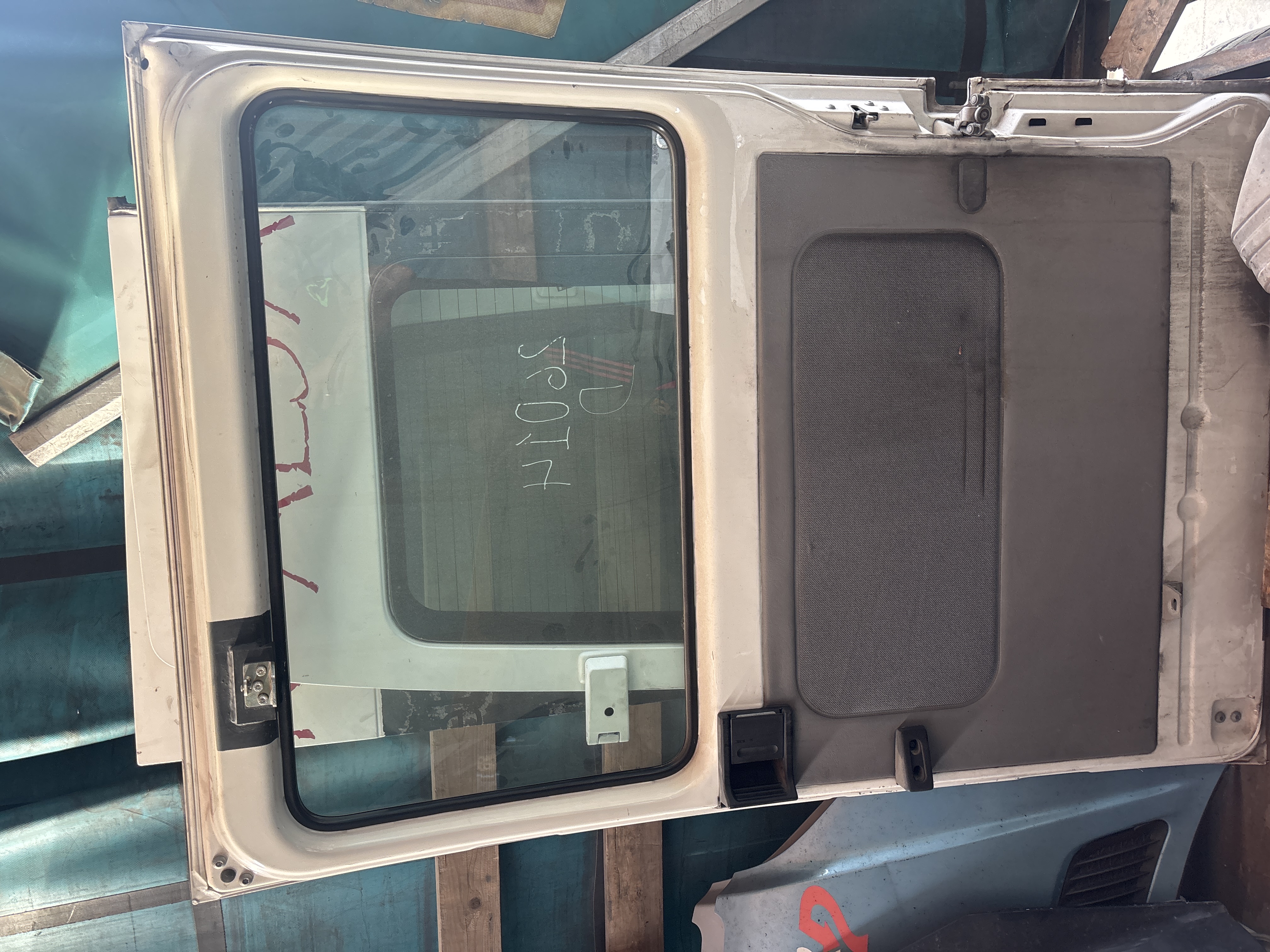 PUERTA LATERAL CORREDERA DERECHA VOLKSWAGEN LT CAJA CERRADA / COMBI (MOD. 1997) LT  28  Caja cerrada