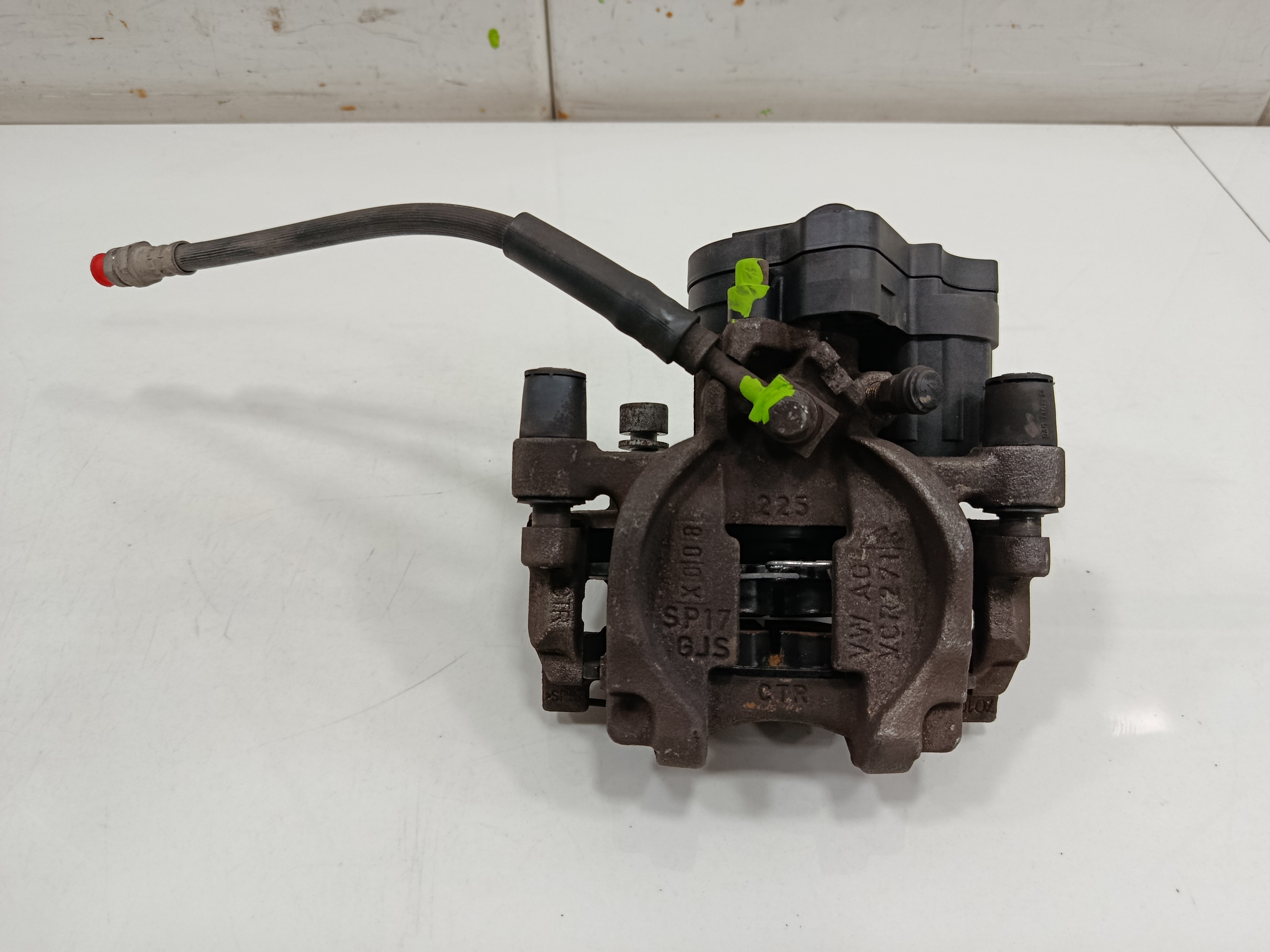 PINZA DE FRENO TRASERA IZQUIERDA SKODA OCTAVIA COMBI (5E5) *
