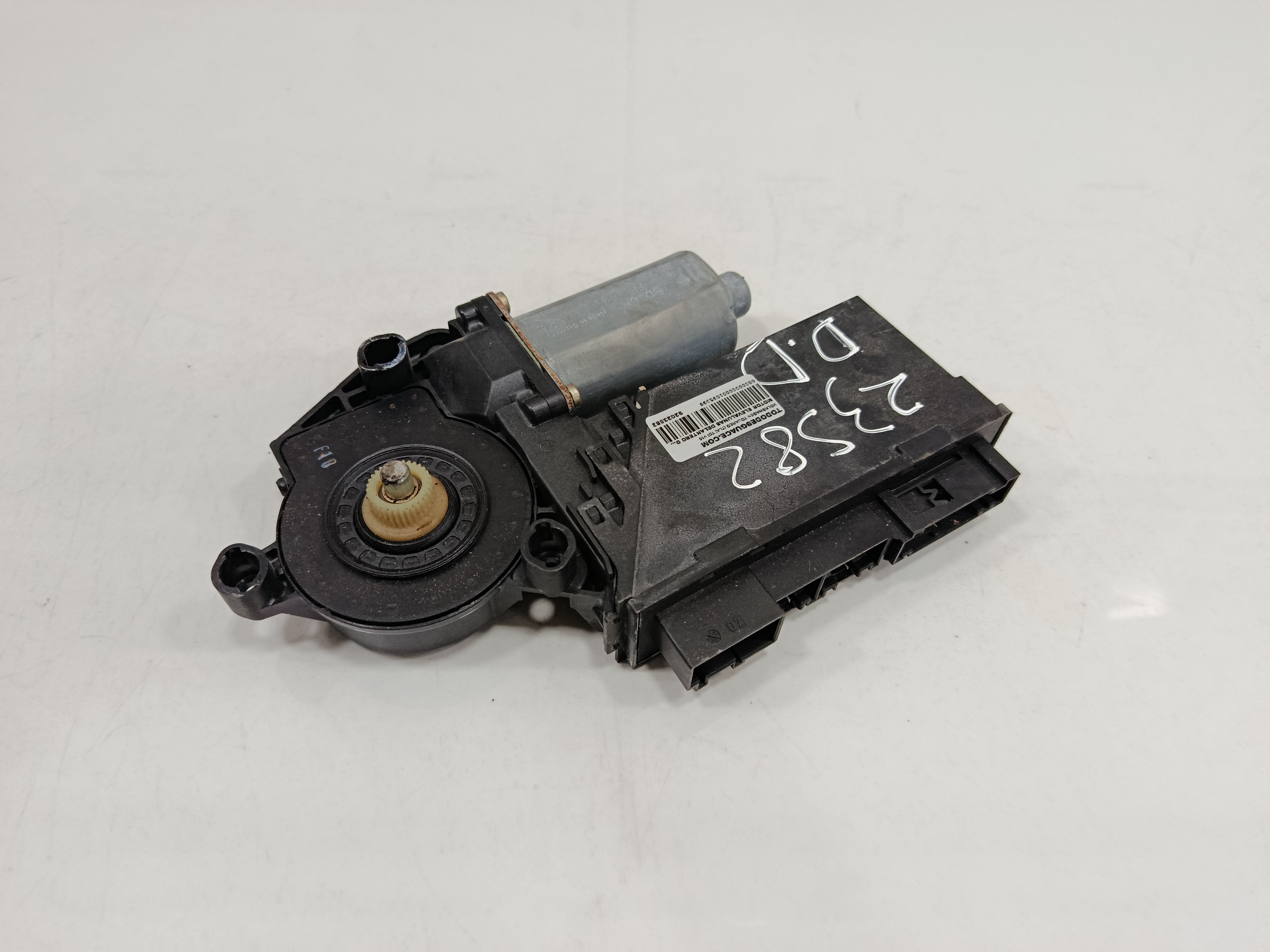 MOTOR ELEVALUNAS DELANTERO DERECHO VOLKSWAGEN TOUAREG (7LA) TDI V10