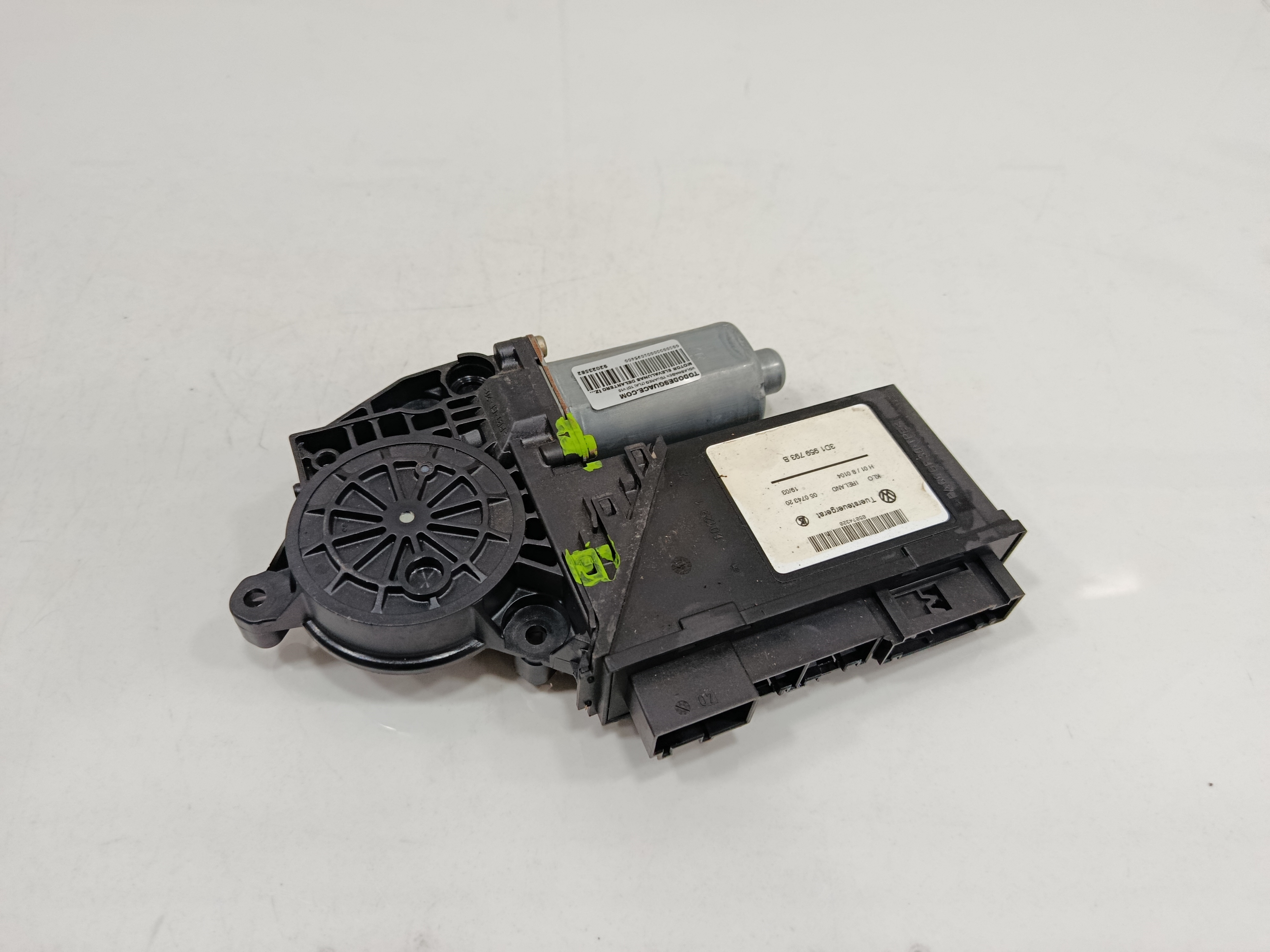 MOTOR ELEVALUNAS DELANTERO IZQUIERDO VOLKSWAGEN TOUAREG (7LA) TDI V10