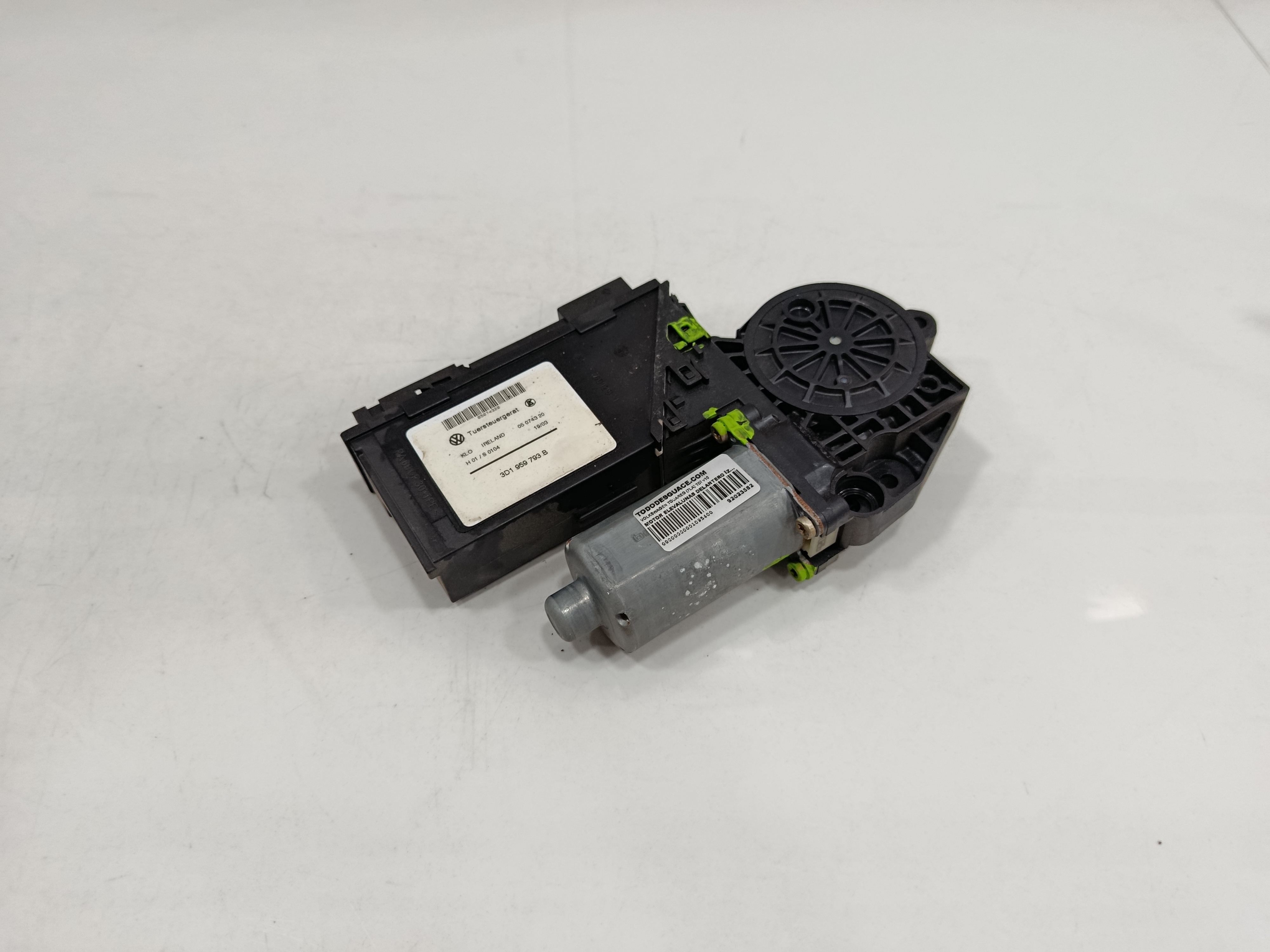 MOTOR ELEVALUNAS DELANTERO IZQUIERDO VOLKSWAGEN TOUAREG (7LA) TDI V10