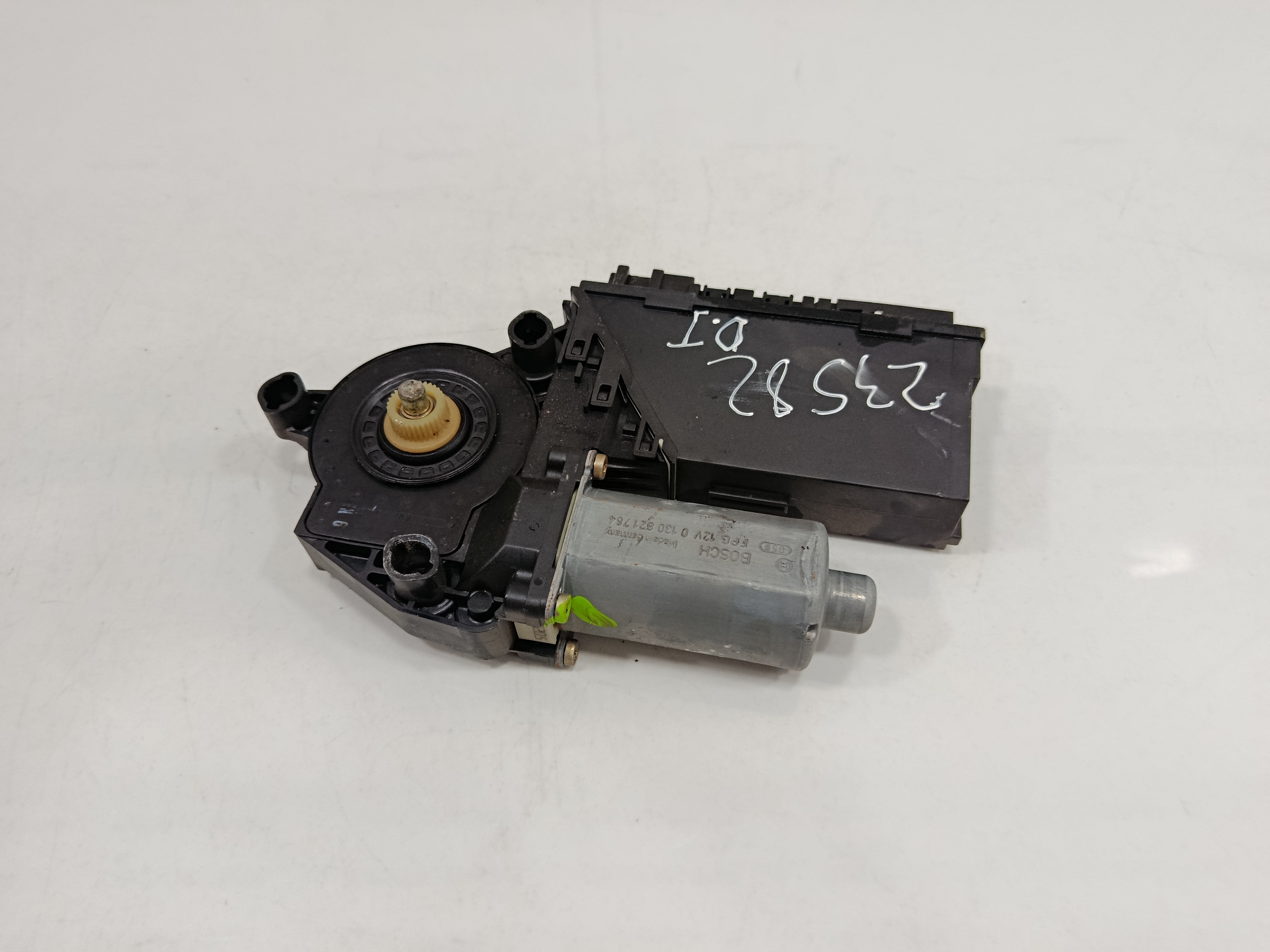 MOTOR ELEVALUNAS DELANTERO IZQUIERDO VOLKSWAGEN TOUAREG (7LA) TDI V10