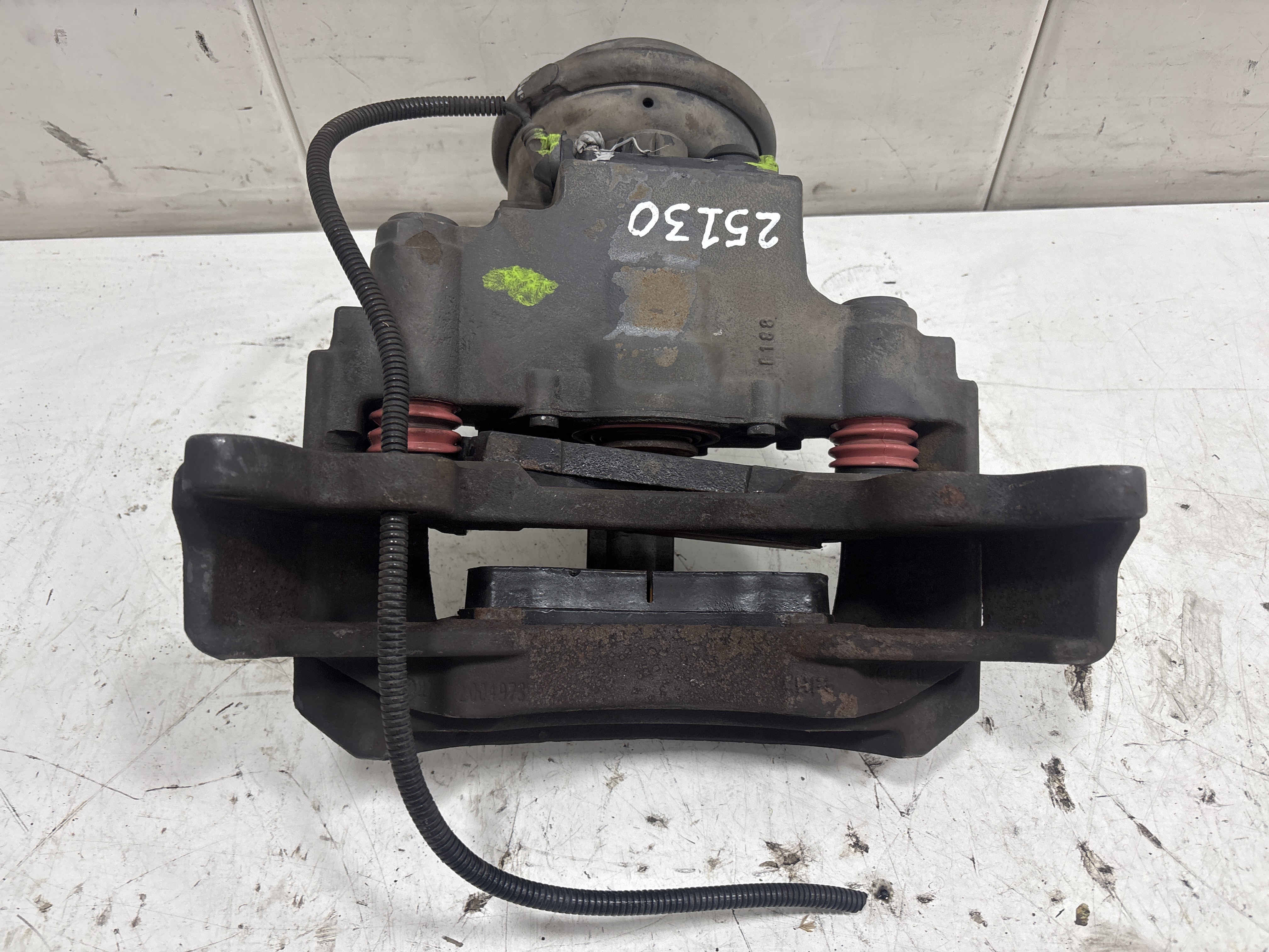 PINZA DE FRENO TRASERA IZQUIERDA MERCEDES-BENZ ATEGO 4 CYL. 4X2 2005 -> *