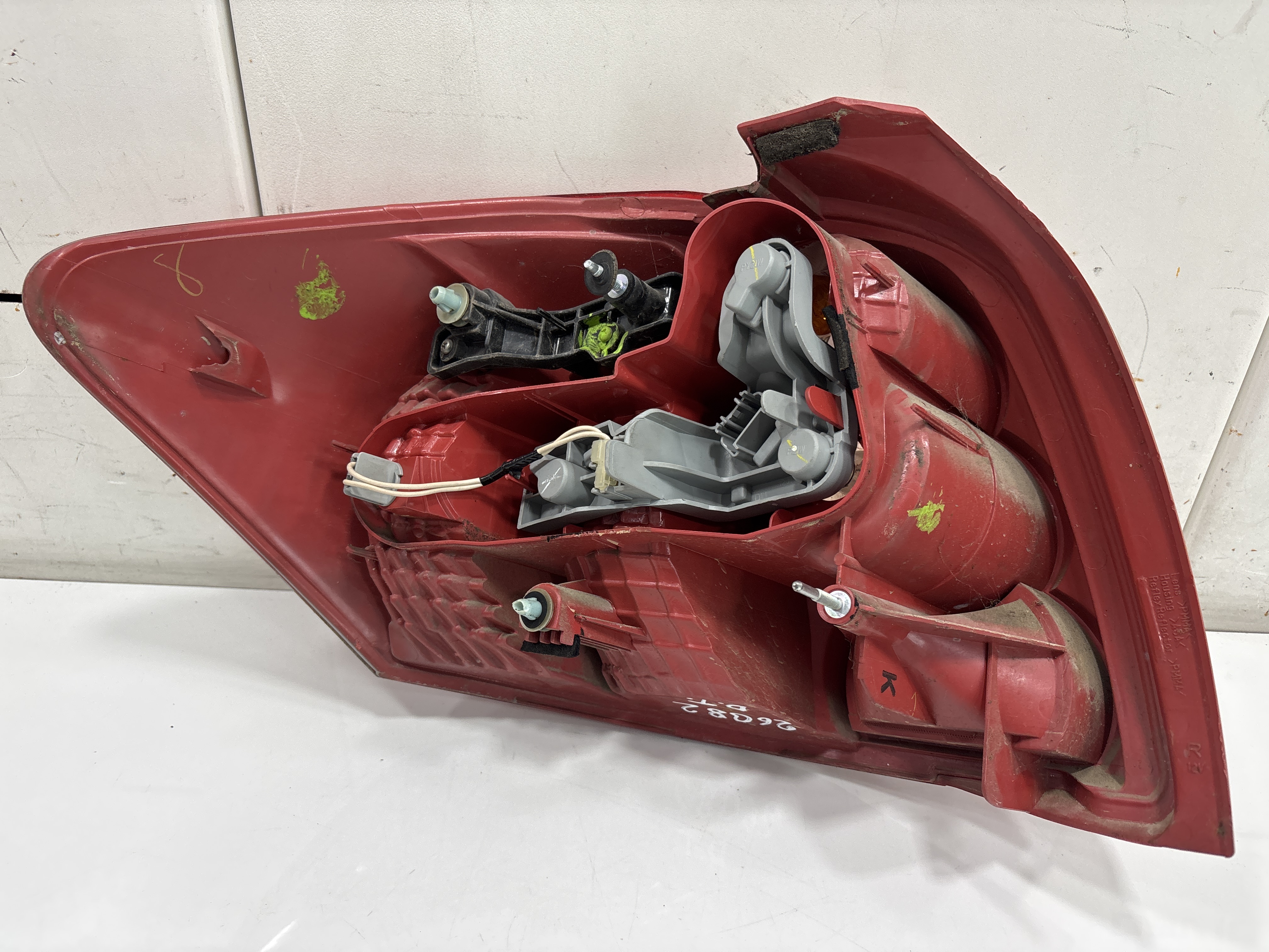 PILOTO TRASERO DERECHO TOYOTA AURIS 1.4 16V CAT