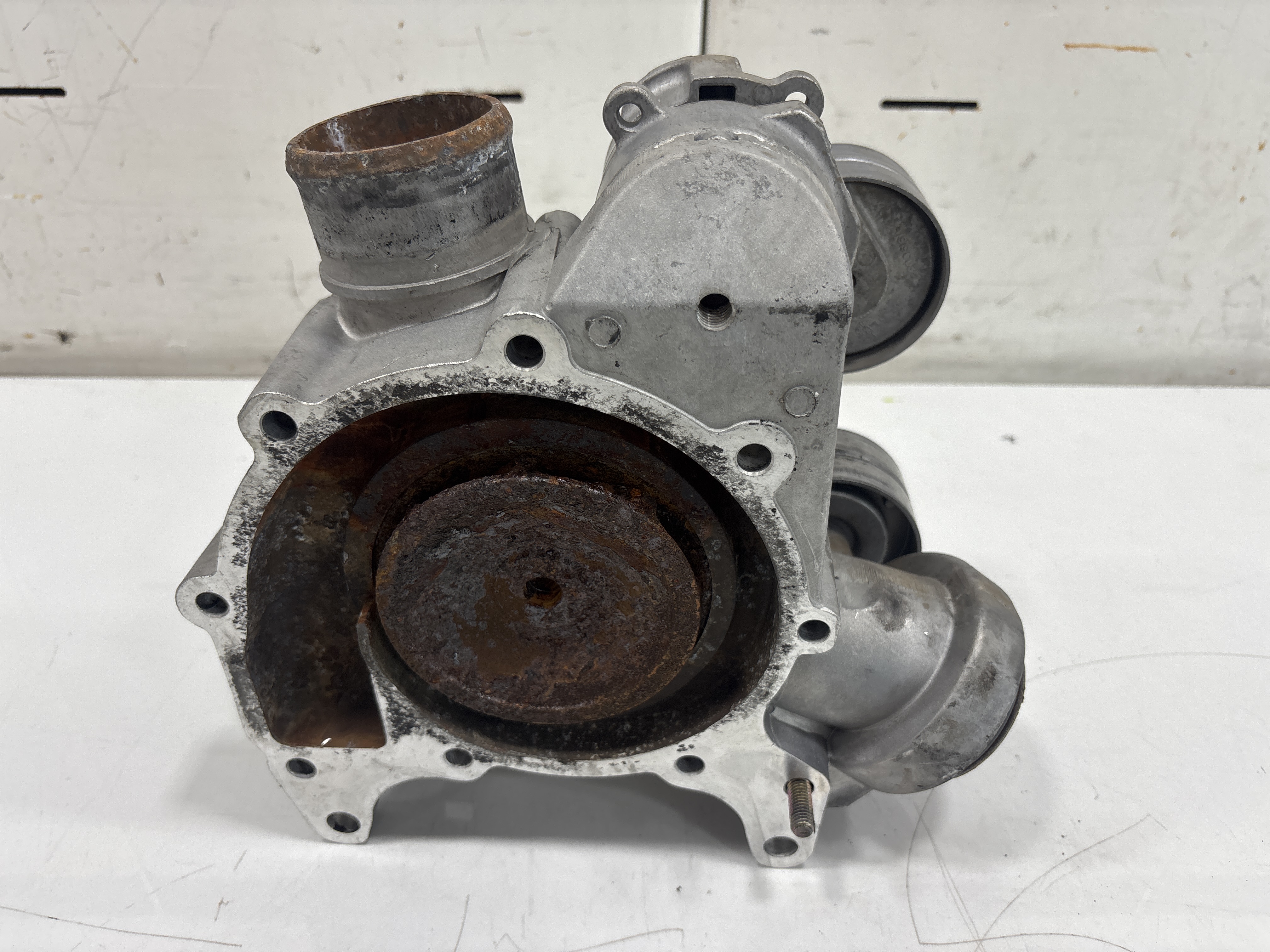BOMBA AGUA RENAULT MIDLUM FG   XXX.10                   E4 Cabina doble