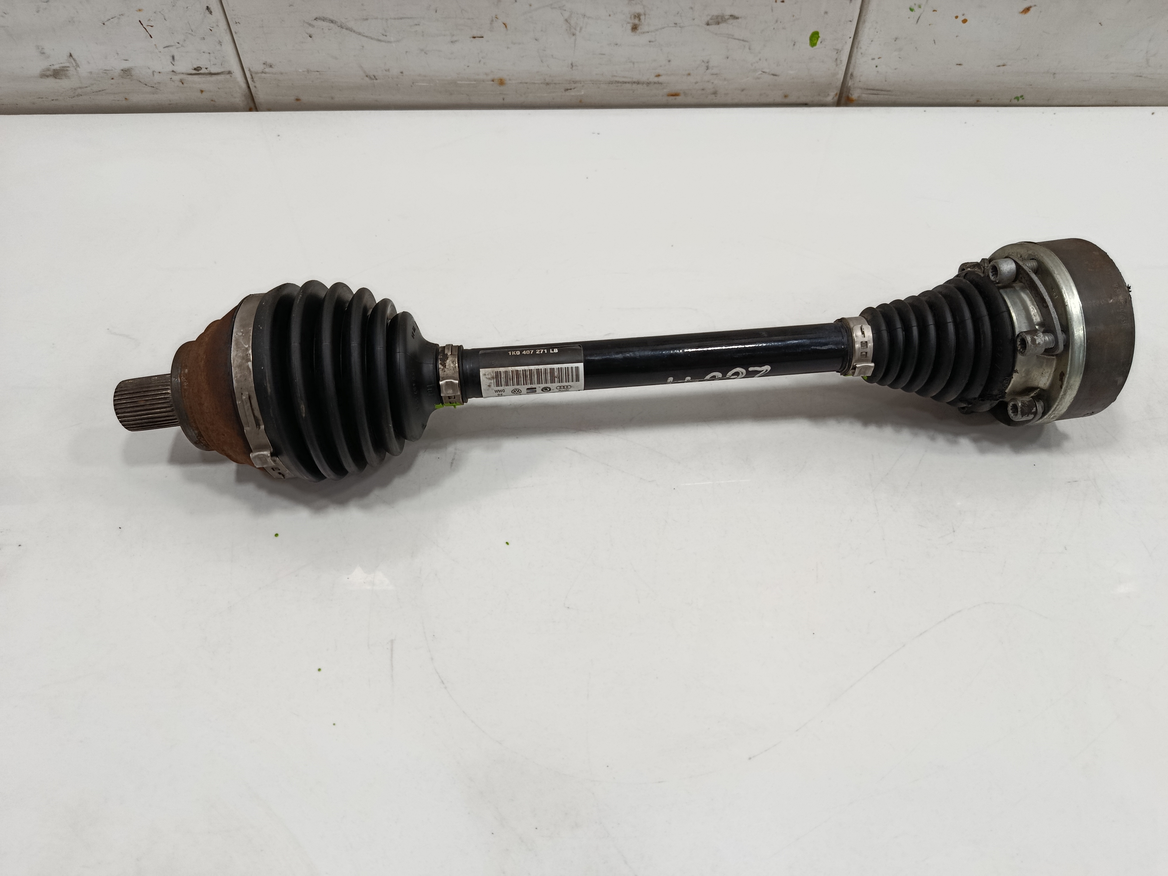 TRANSMISION DELANTERA IZQUIERDA SKODA OCTAVIA COMBI (5E5) *
