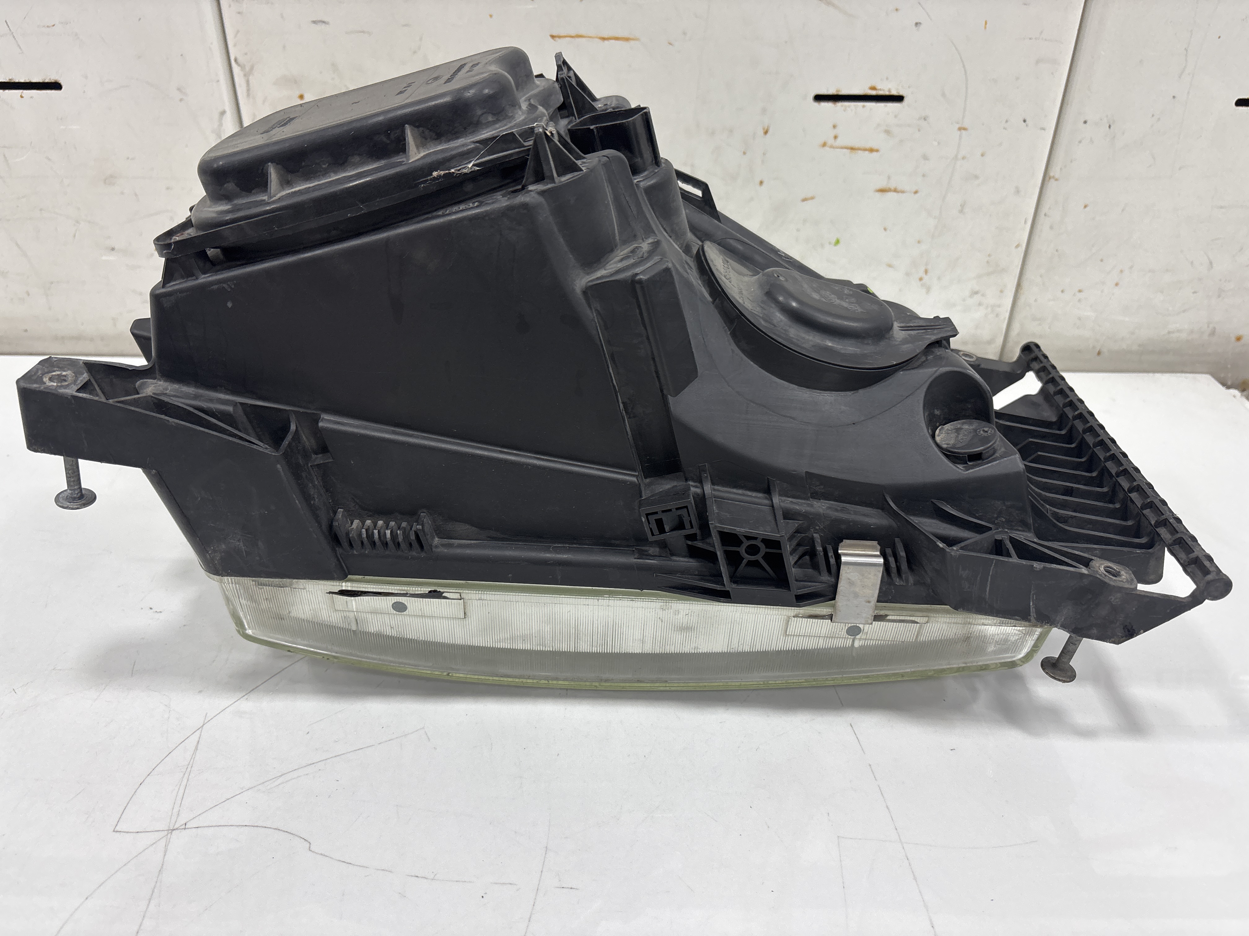 FARO IZQUIERDO SCANIA SERIE P/G/R (L-CLASE) FSa G450 (4x2) Corto CG 14