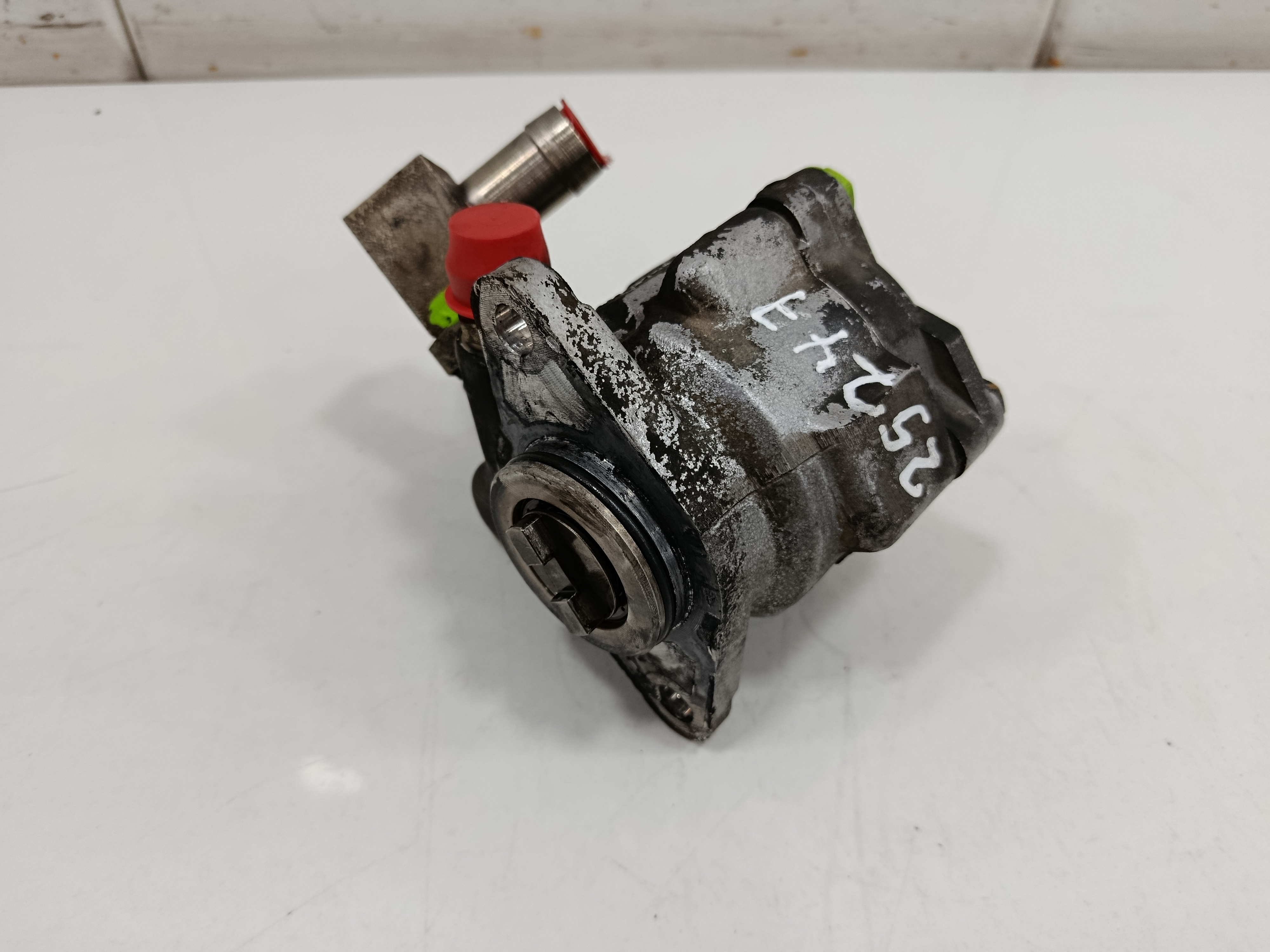 BOMBA DIRECCION RENAULT MIDLUM FG   XXX.10                   E4 Cabina doble