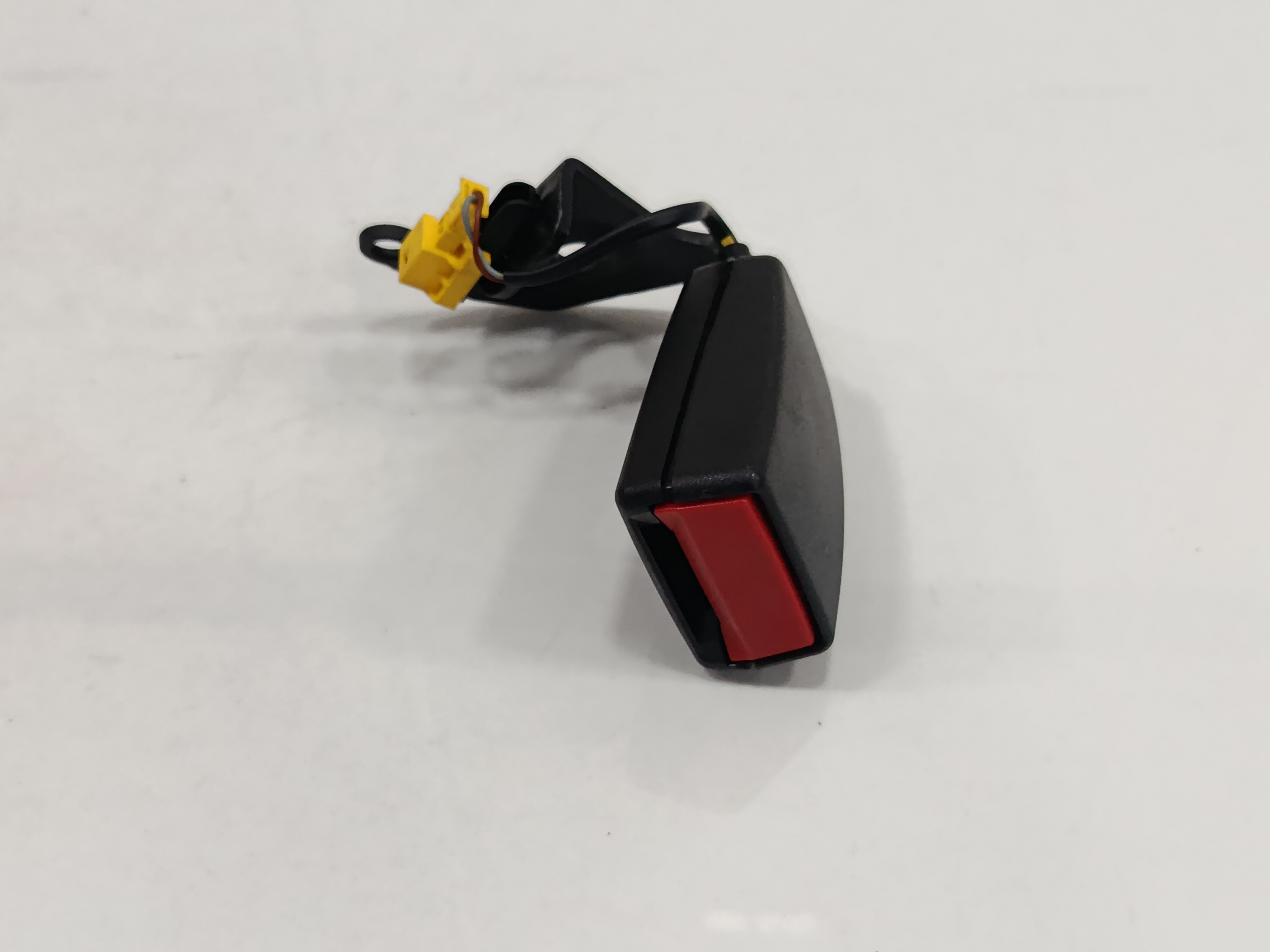 ANCLAJE CINTURON TRASERO IZQUIERDO MERCEDES CLASE C (W204) BERLINA 2.1 CDI CAT