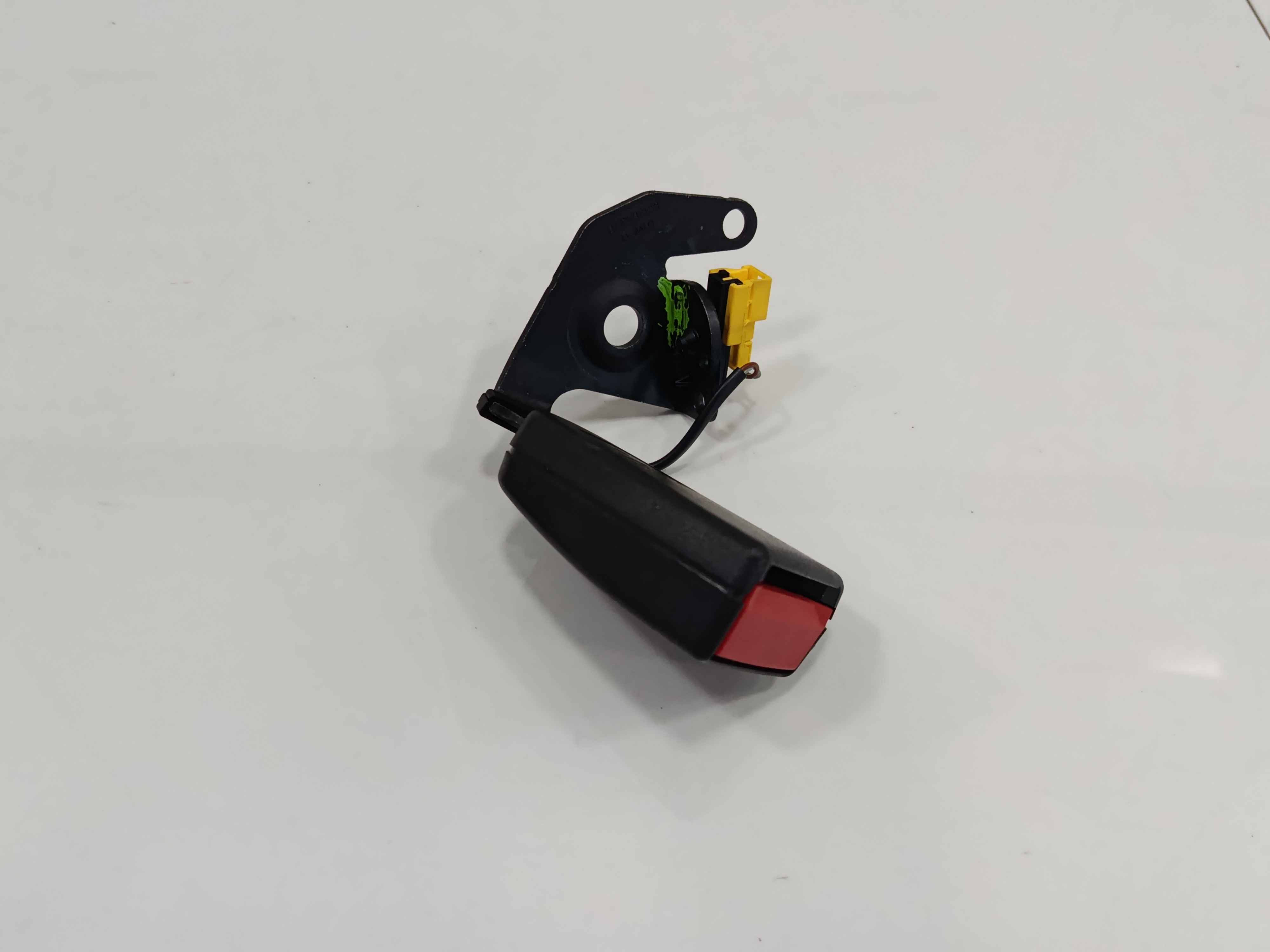 ANCLAJE CINTURON TRASERO IZQUIERDO MERCEDES CLASE C (W204) BERLINA 2.1 CDI CAT